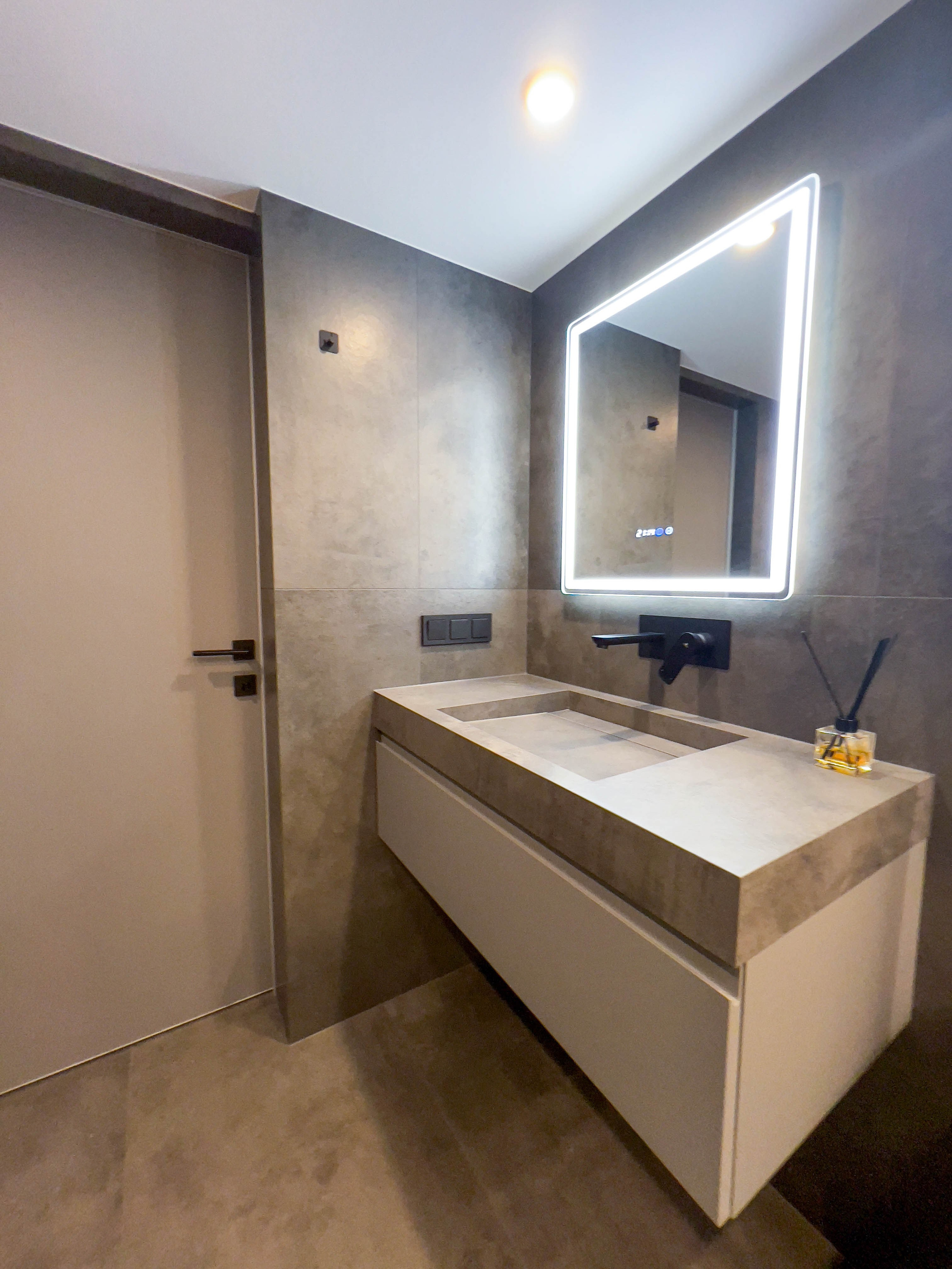 The apartment is on two levels. Fotograf Dmitrii Donets