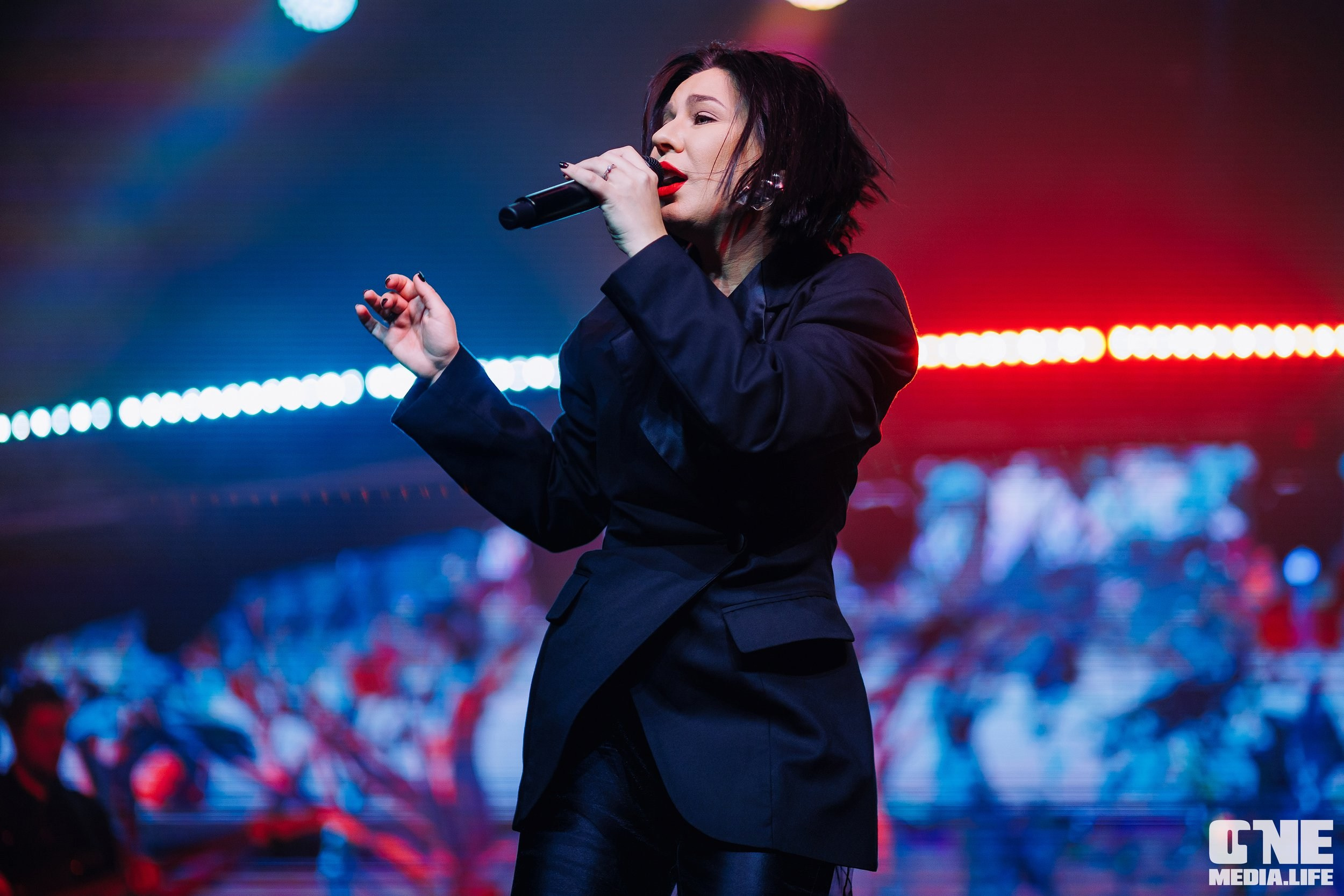 Фоторепортаж с концерта Ёлки. One Media Life: фоторепортажи, фотоотчеты с мероприятий и заведений