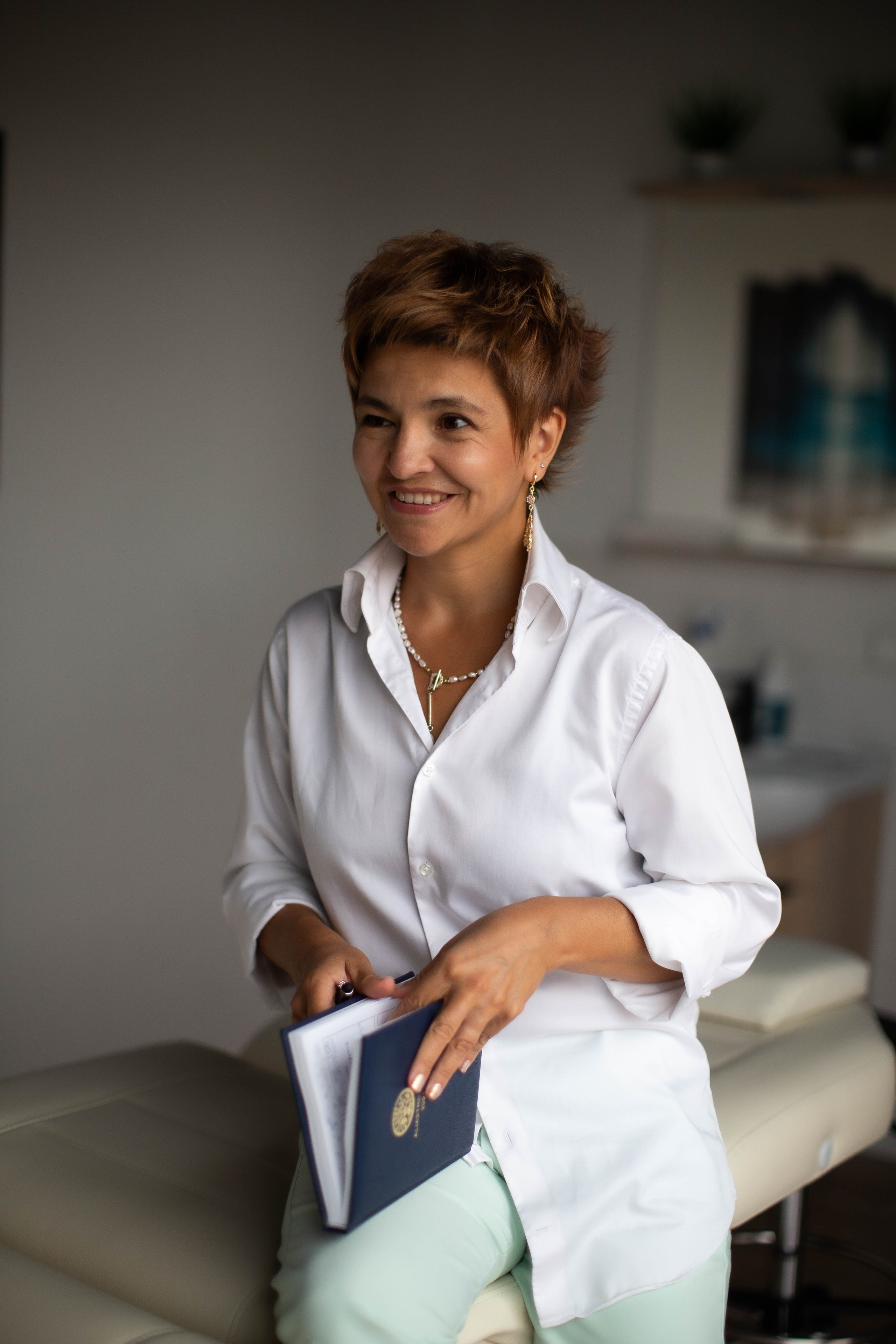 Анастасия Данилаева. Остеопат. Контент съемка в процессе сессии. Портретный фотограф. Вероника Варламова.Москва. Женский, мужской, семейный, художественный, имиджевый портрет