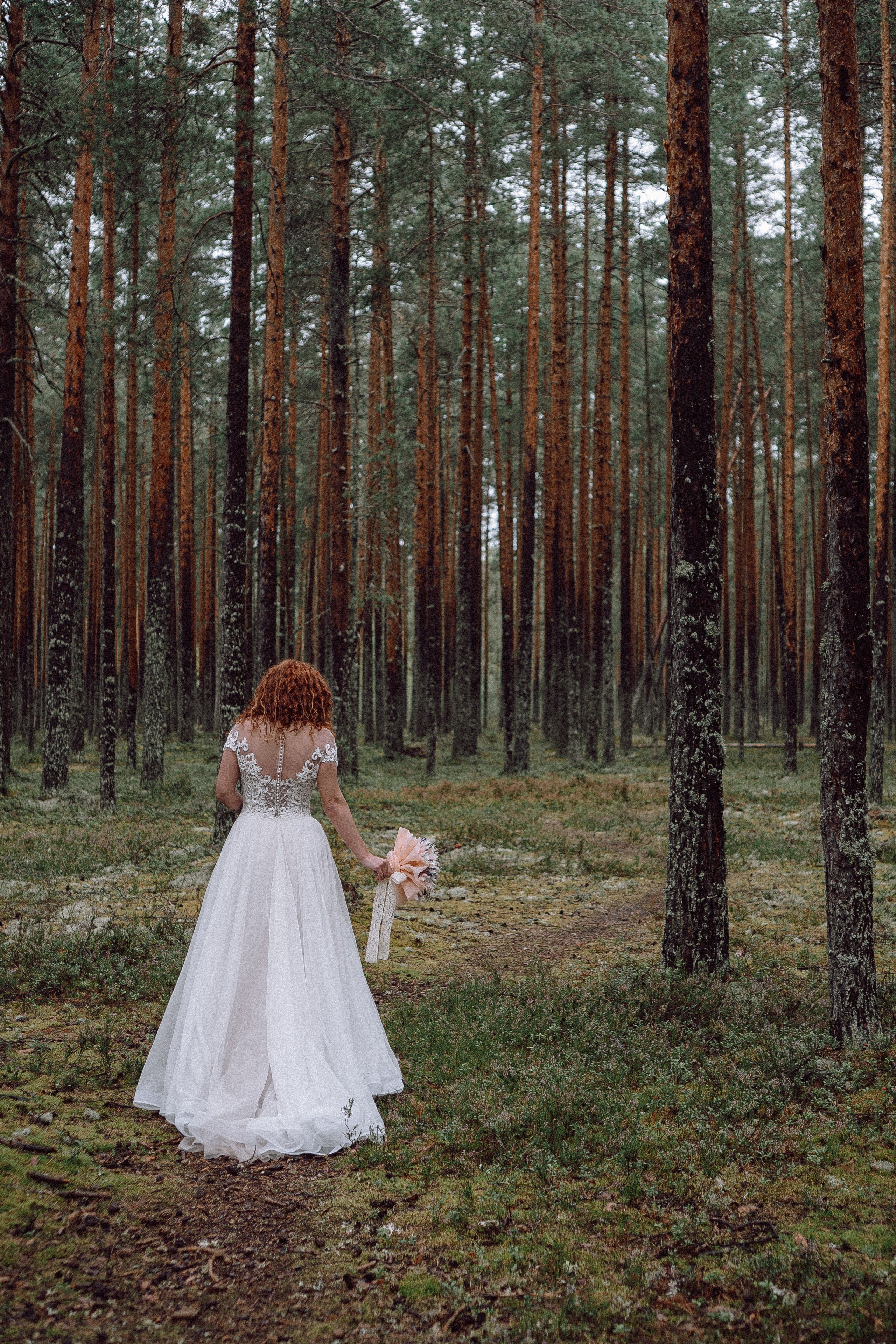 СВАДЕБНАЯ ФОТОСЕССИИЯ ПАРЫ В ГОРОДЕ ПРИОЗЕРСК В СОСНОВОМ ЛЕСУ И С ПИКАПОМ. Профессиональный фотограф, Санкт-Петербург — Виктория Богомолова
