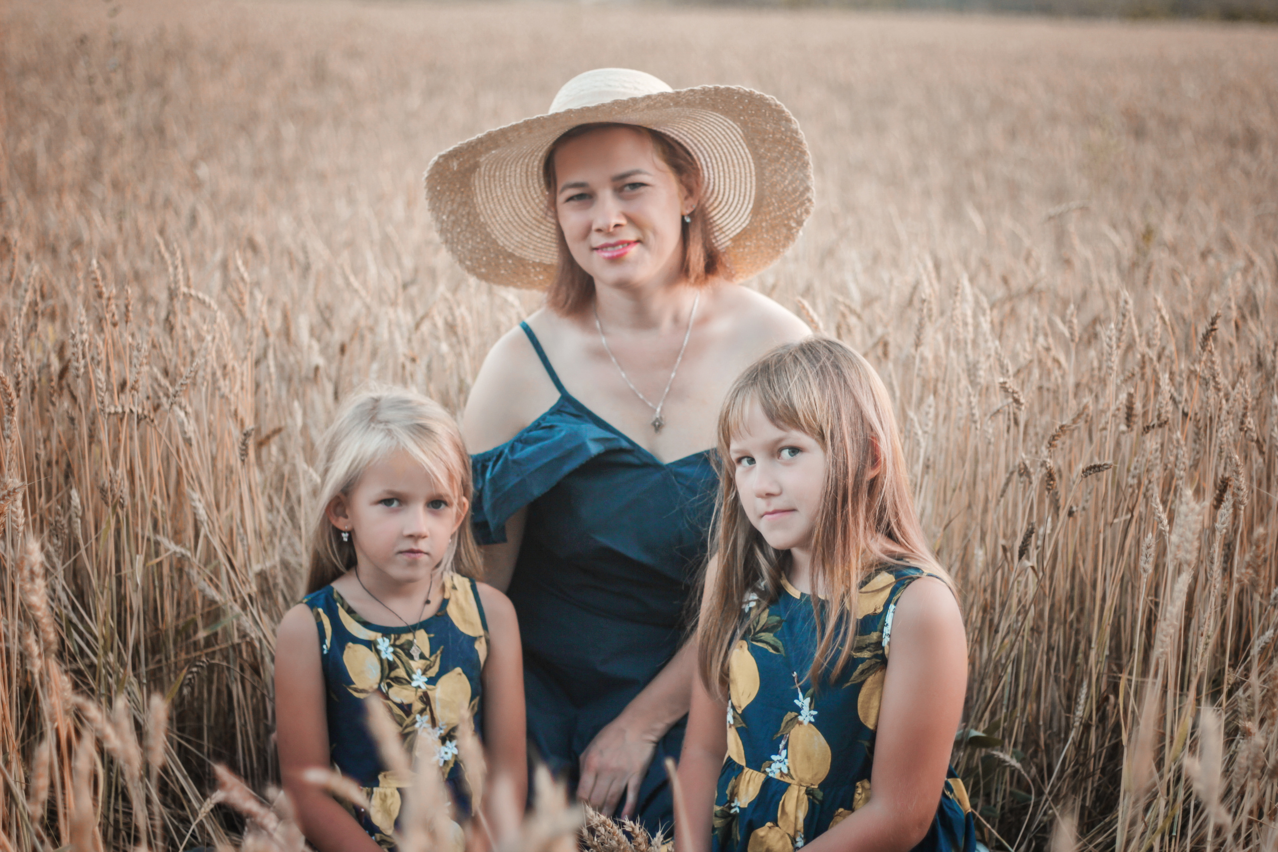 Фотосессия в пшенице. Фотограф Алёна Кладова