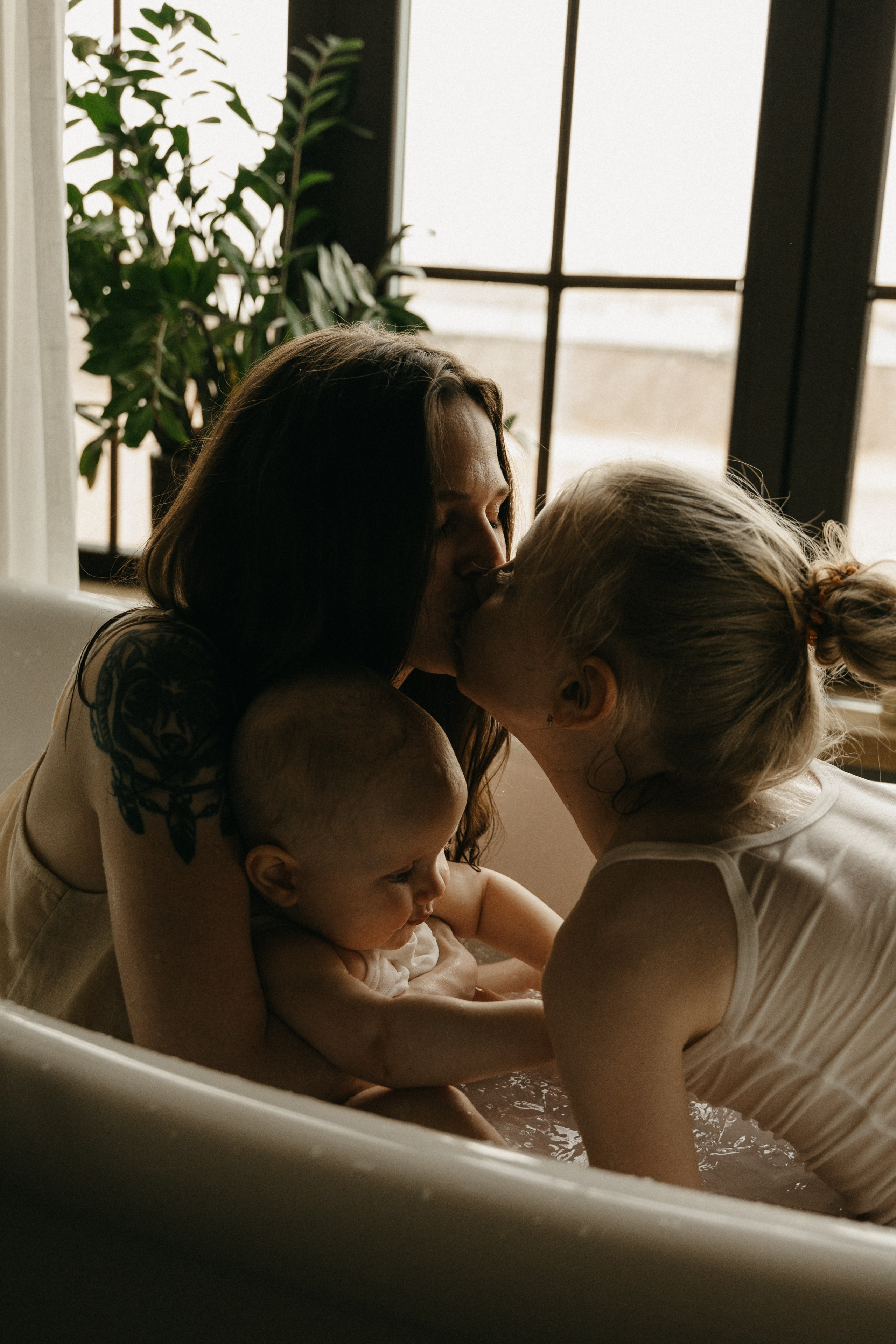 Даша, Полина, Варя. Главная