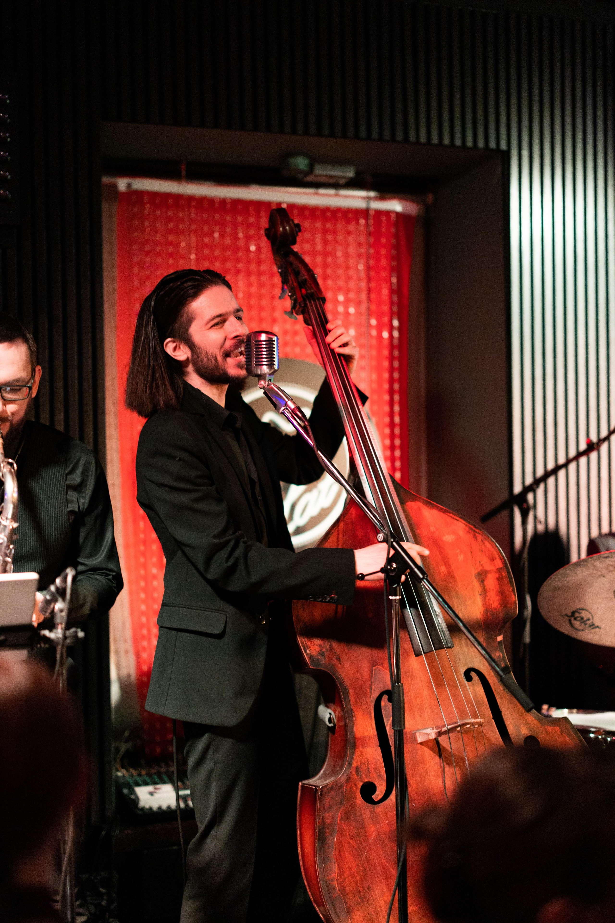 Film backstage. VICTORIA SHU