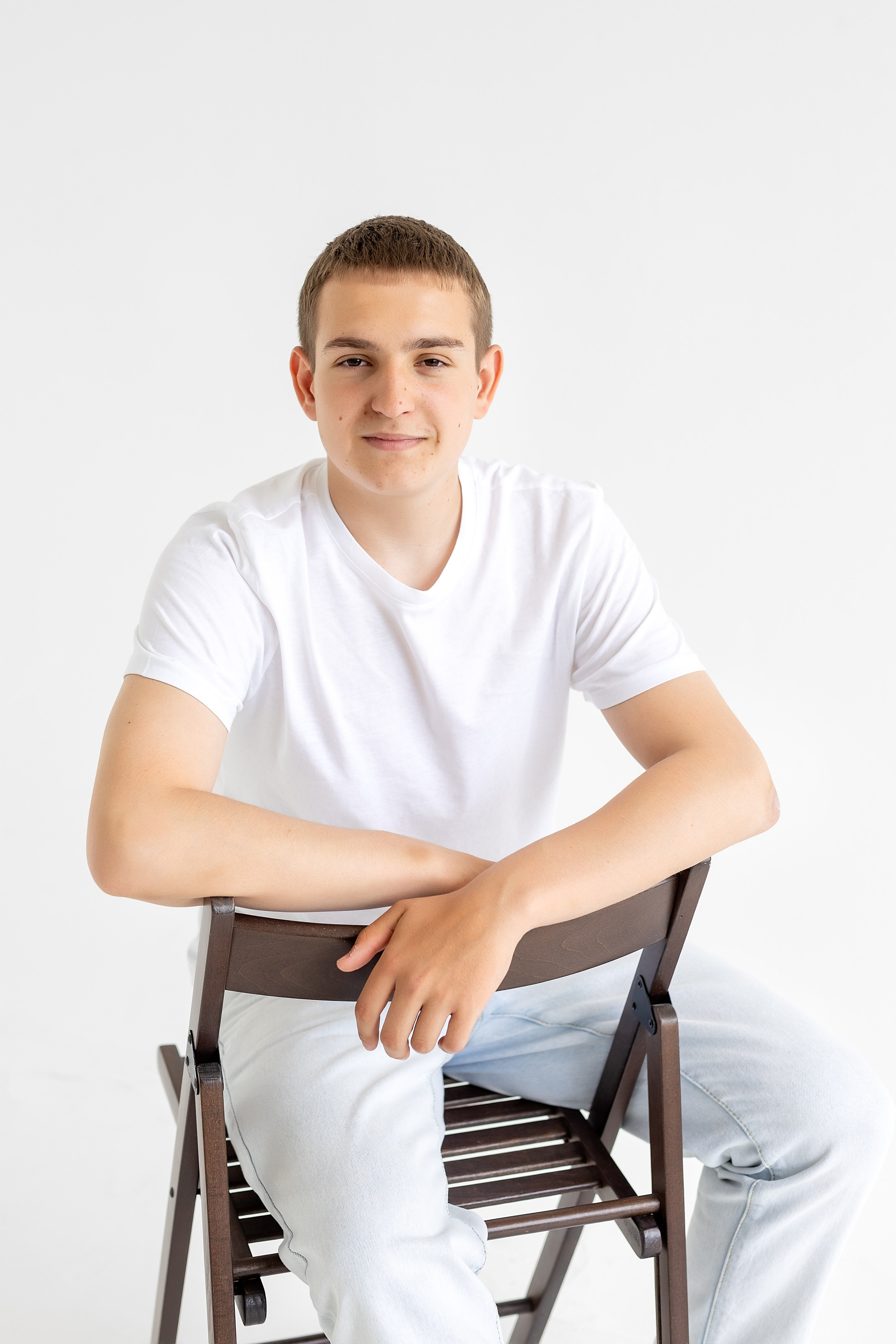 Школа 11, 9-г класс. Артём. Стильный выпускной альбом Владивосток фотограф Вероника Мигачева