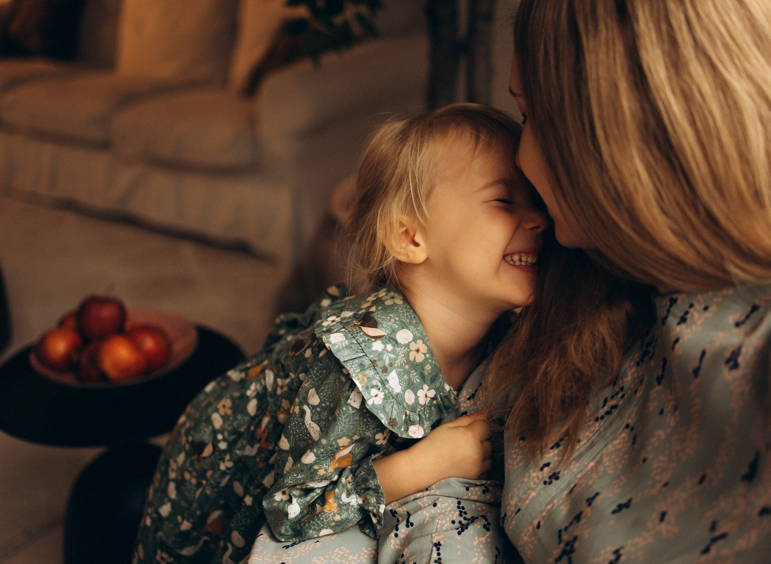 Катерина и Софа — зал Серена. Семейный фотограф в Краснодаре Храмова Анна