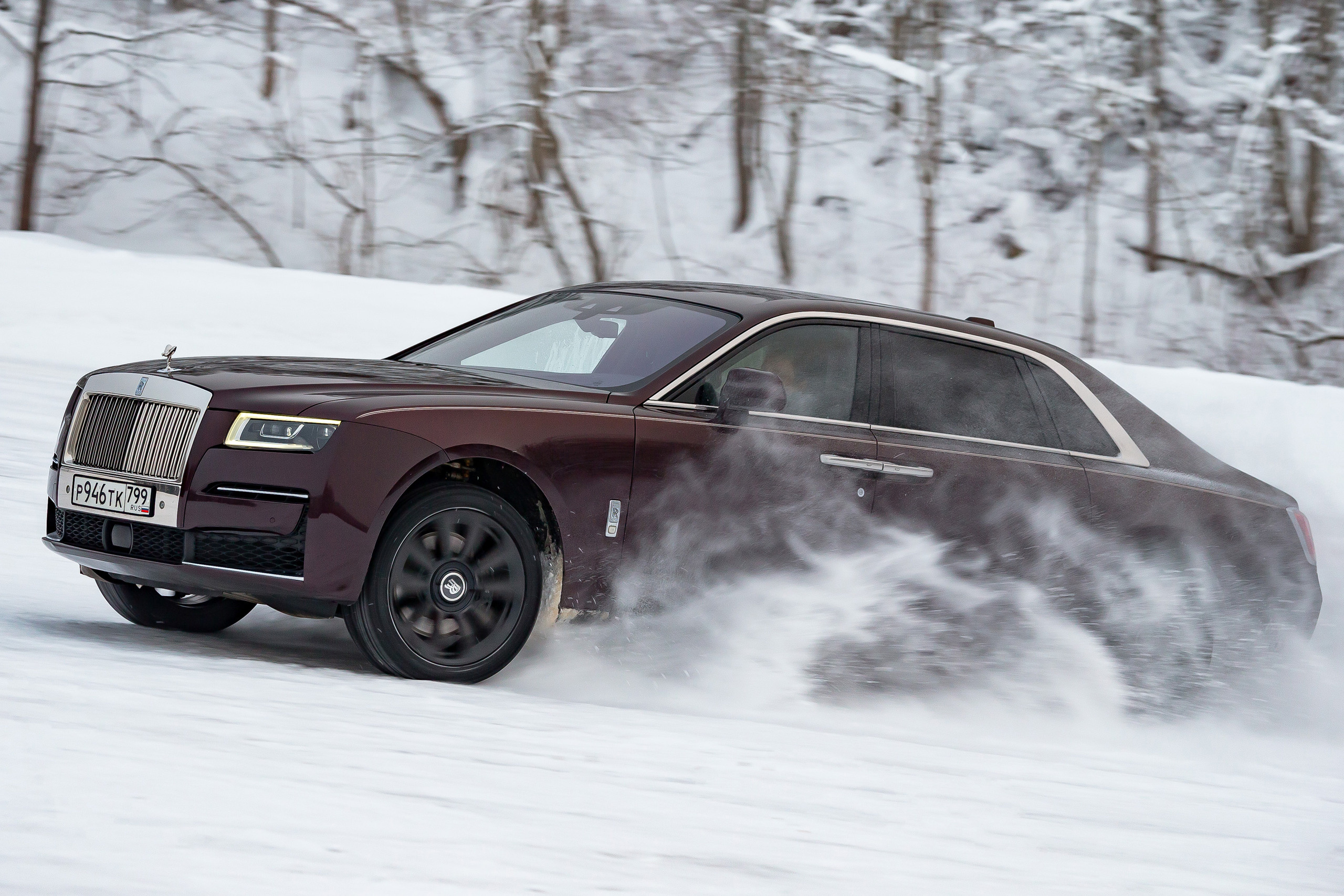 Rolls-Royce Ghost EWB. Фотограф Дмитрий Питерский