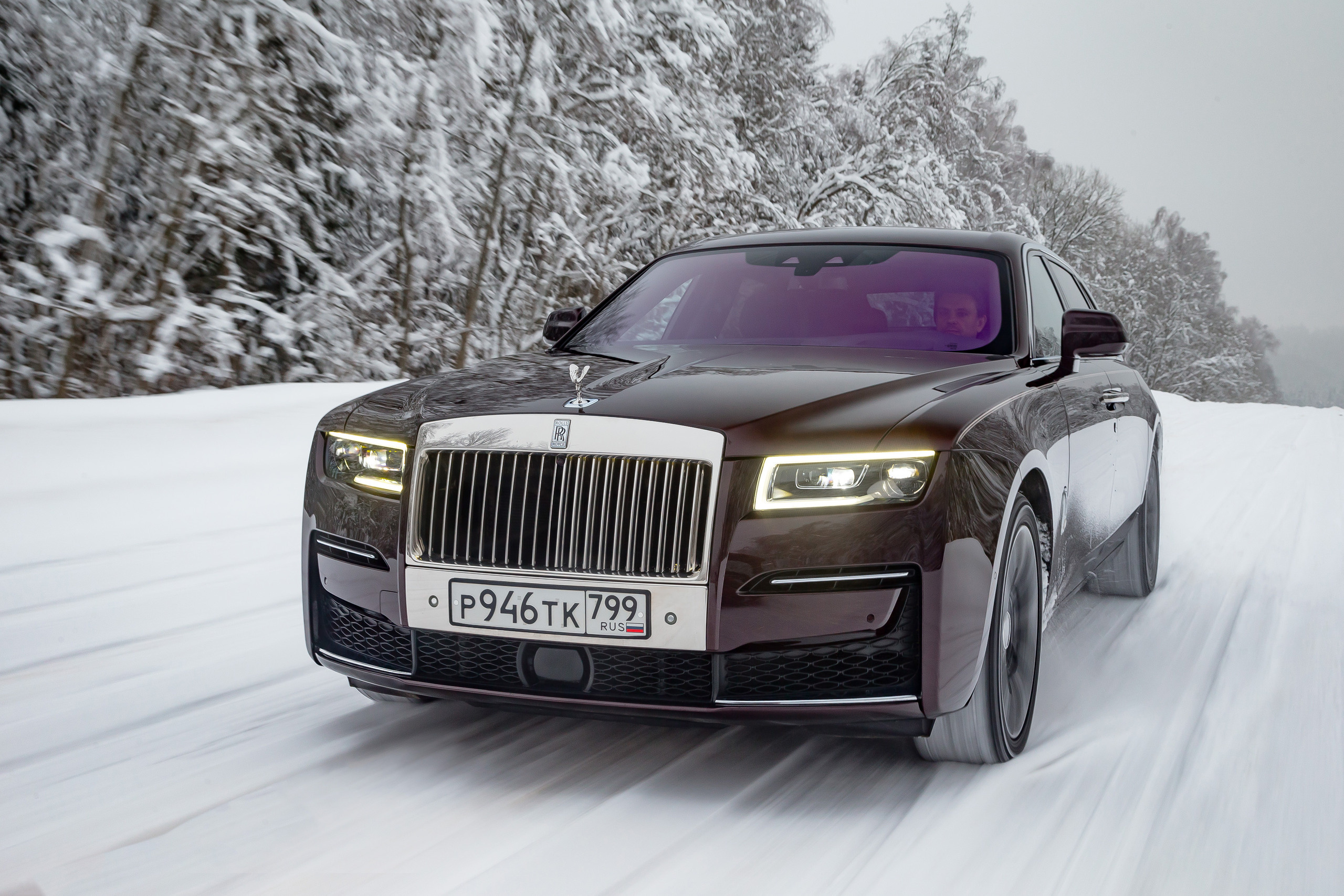 Rolls-Royce Ghost EWB. Фотограф Дмитрий Питерский