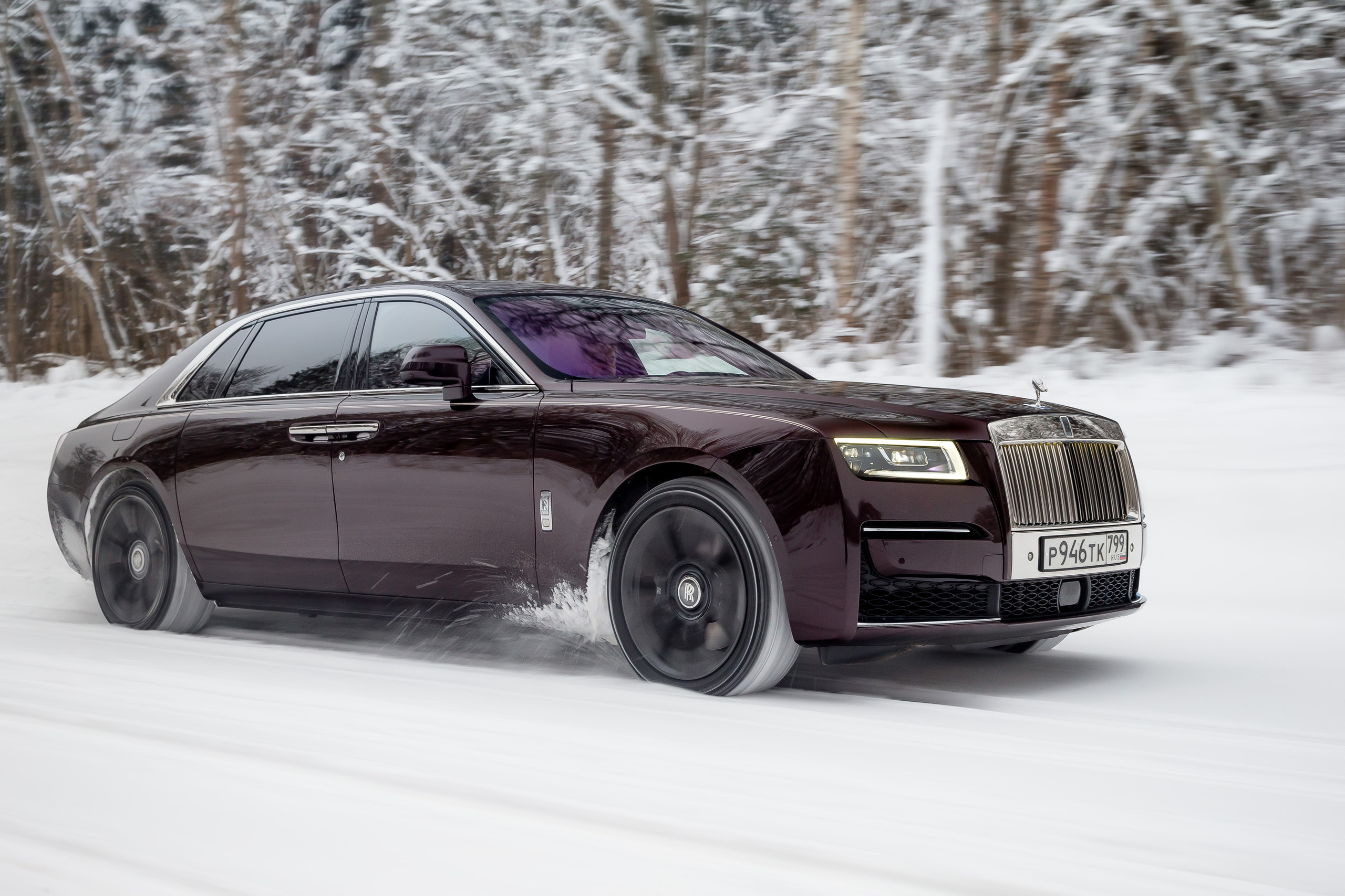 Rolls-Royce Ghost EWB. Фотограф Дмитрий Питерский