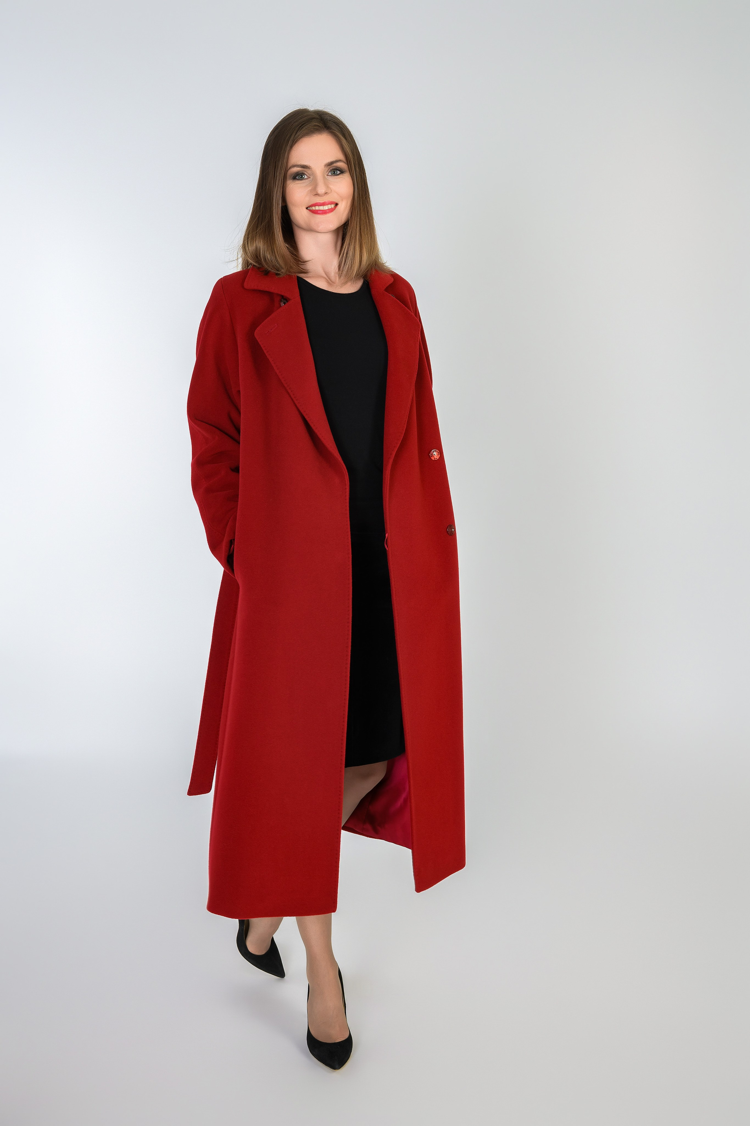 Фотосессия в студии для рекламы одежды. Цены в Санкт-Петербурге.