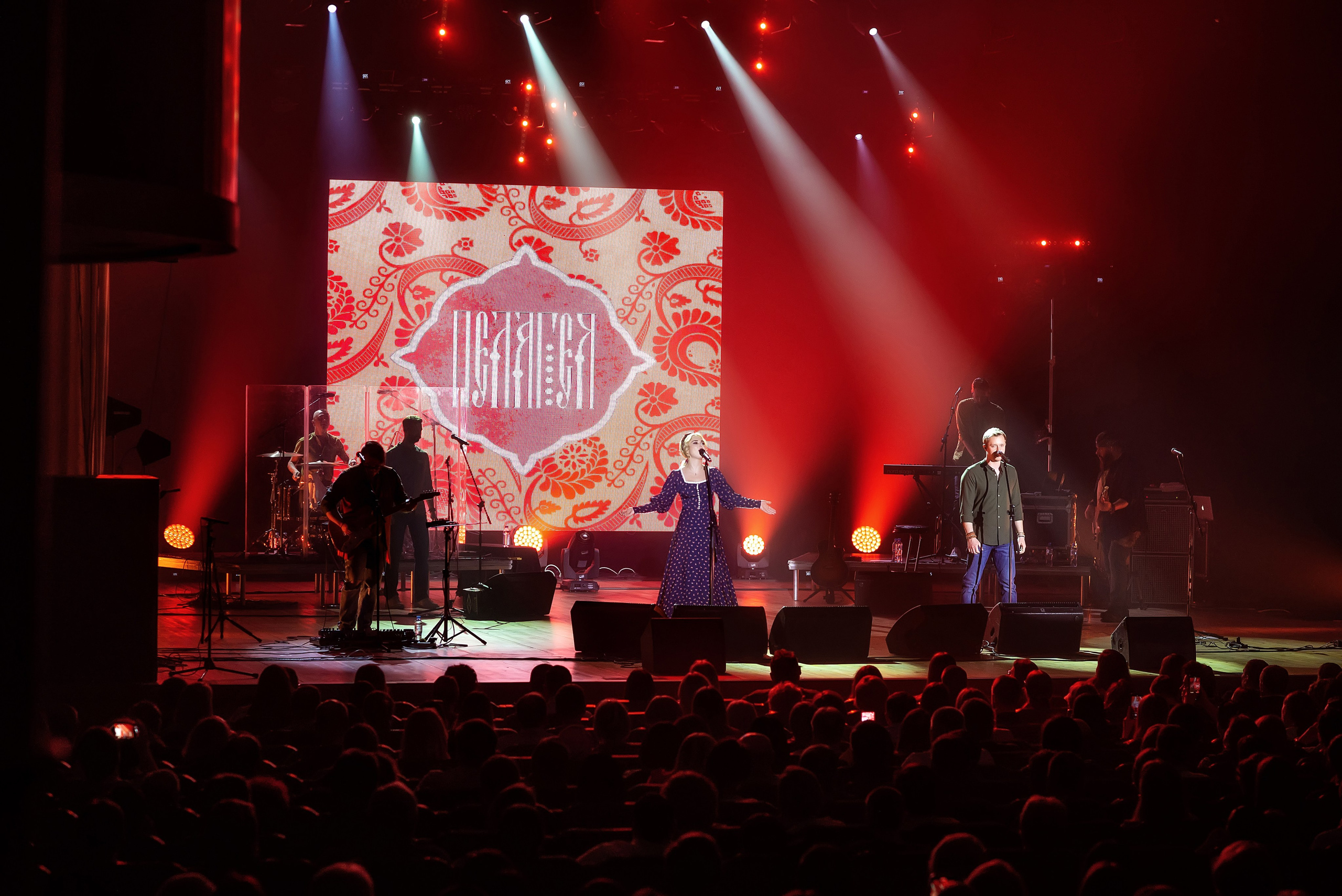 Концерт Пелагеи. Школьный, фэшн фотограф в Тюмени и в России Ирина Королева