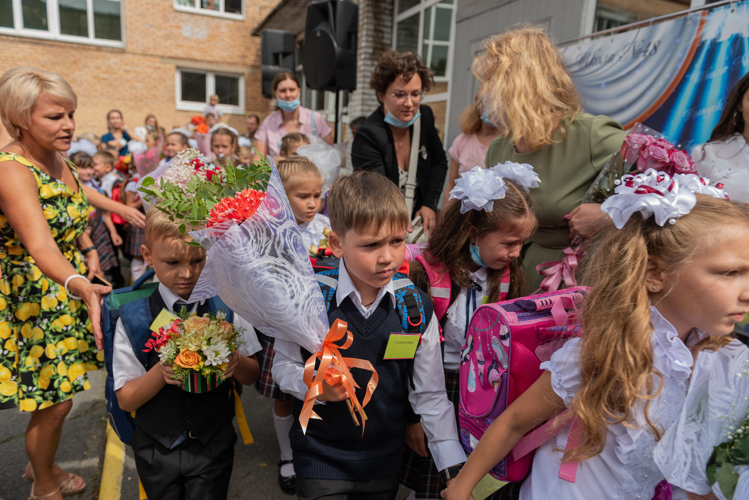 Линейка в школе № 48. Семейный и свадебный фотограф во Владивостоке