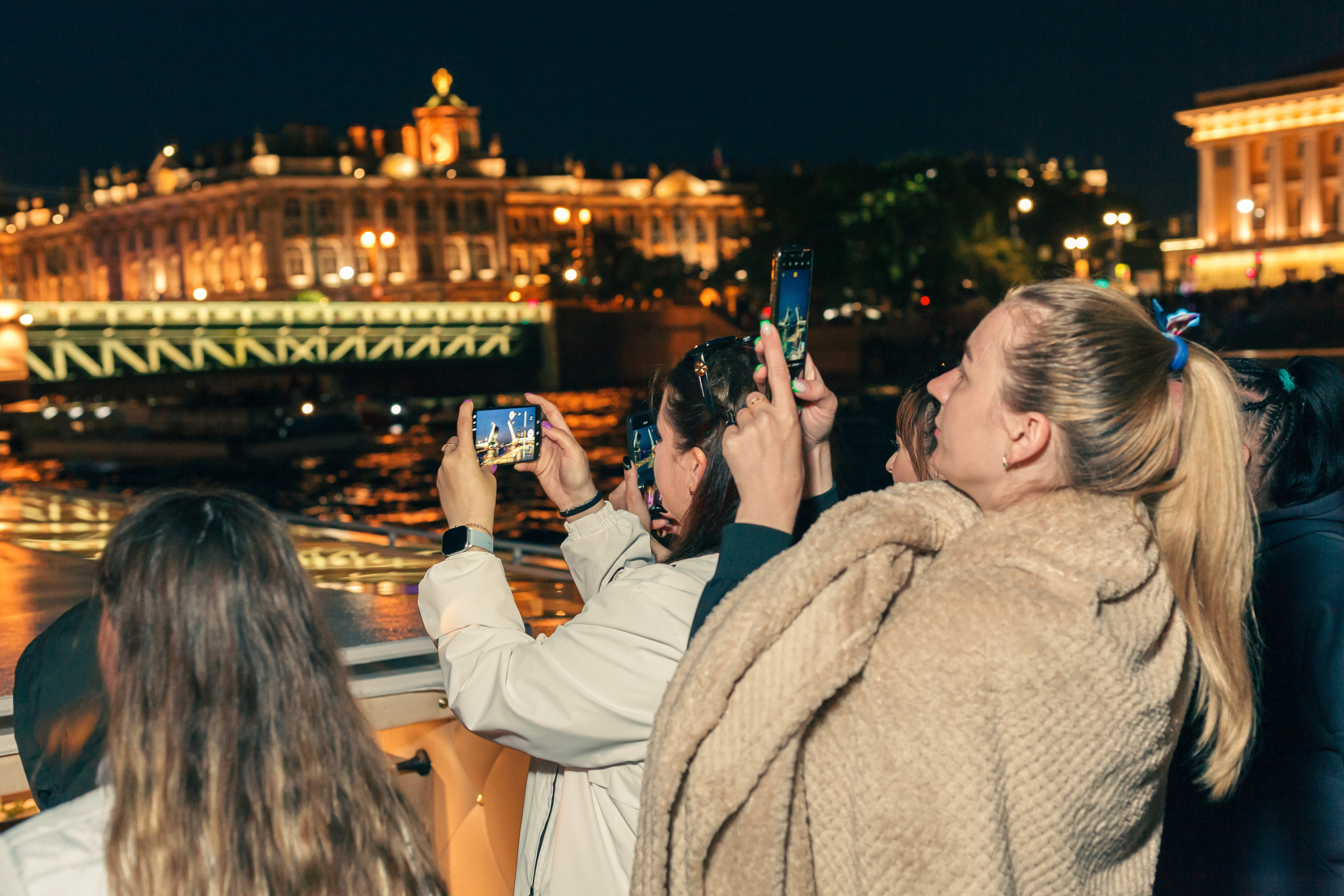 Мосты в лучах ночи. Фотограф в Санкт — Петербурге Валерий Гаухман