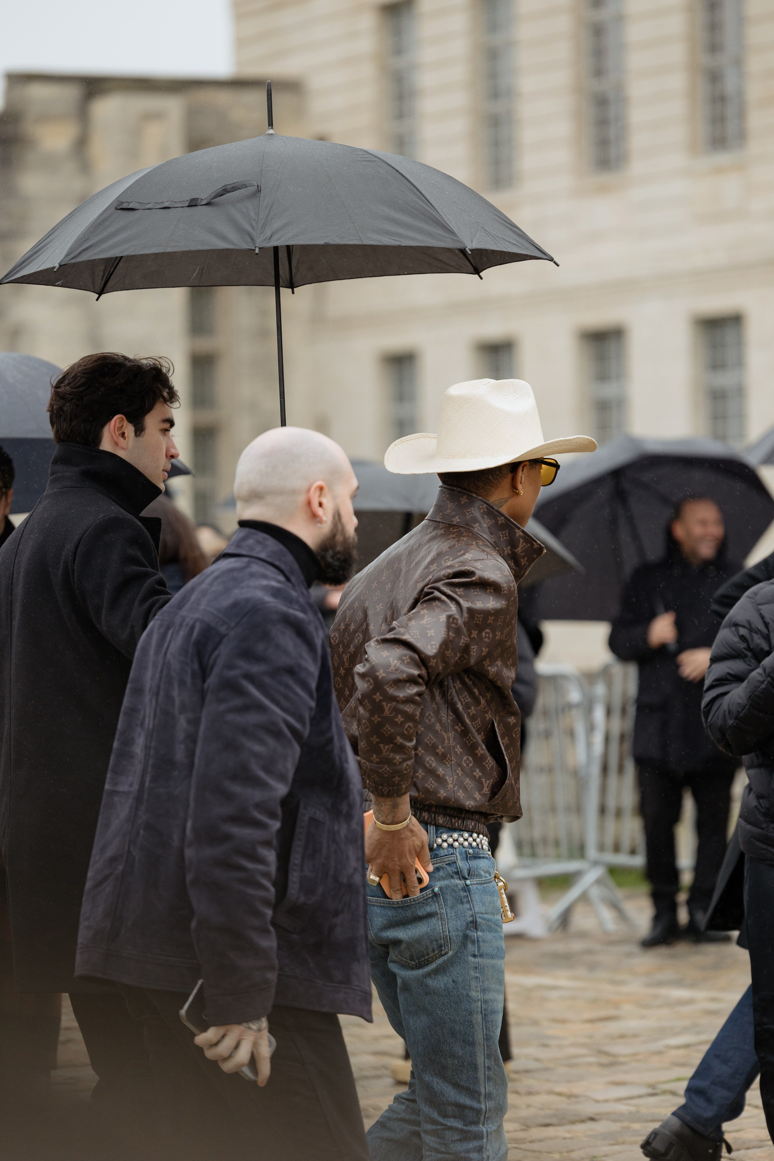 LOEWE PFW WOMENSWEAR FALL-WINTER 24/25. Photographer in Milan Ivan Goncharov