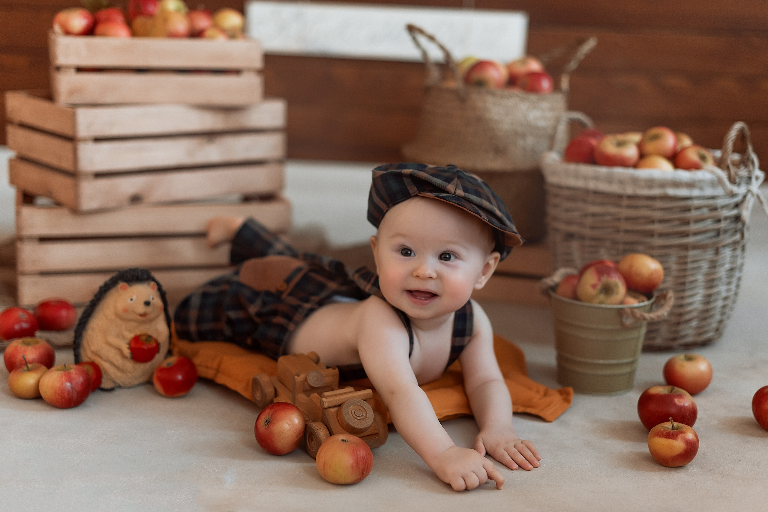 Осенняя с яблоками. Детский фотограф в Санкт-Петербурге Татьяна Карпенко