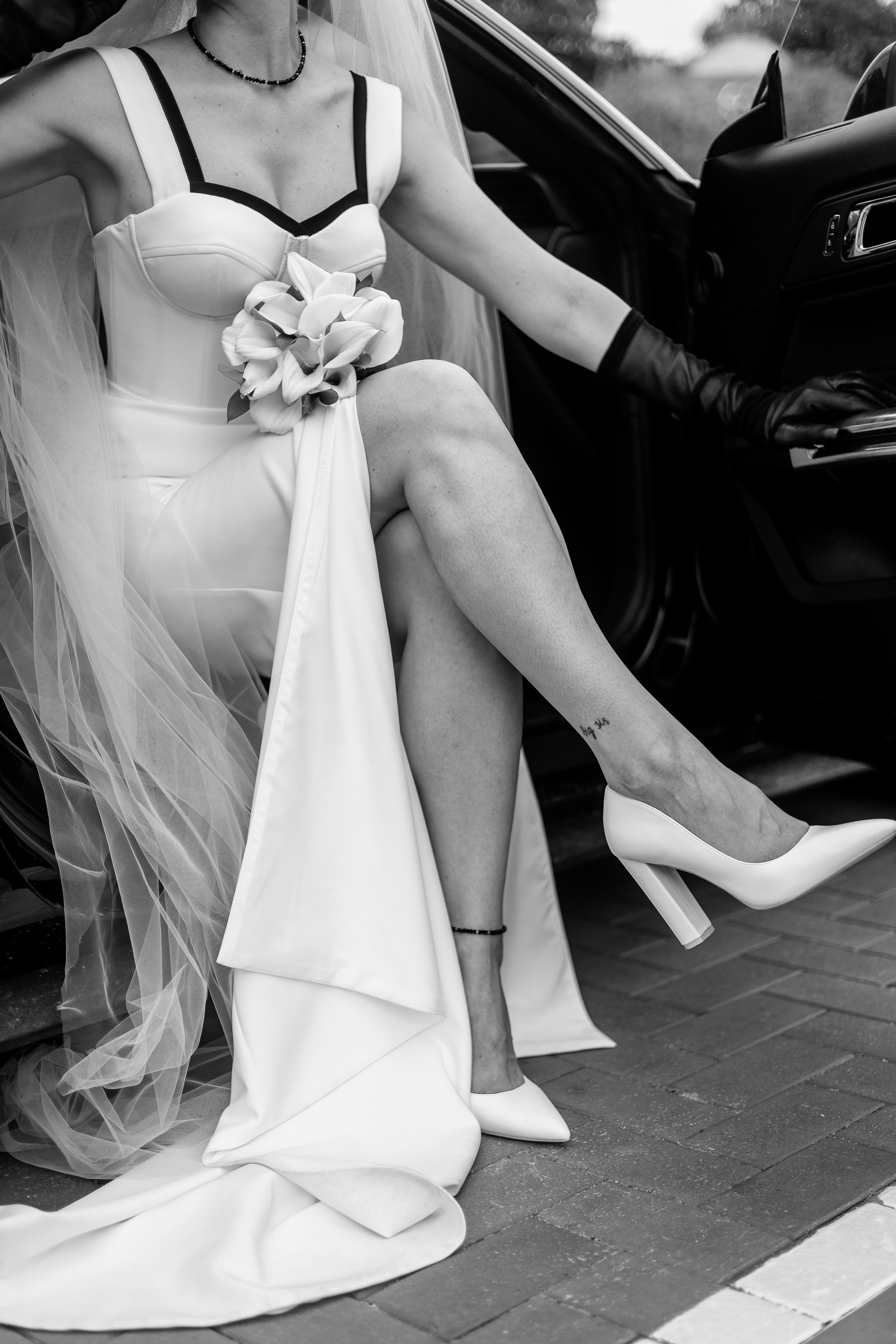 Евгений Саранцев, президент мотоклуба «Garage 13 MCC» и прекрасная Ирина. Фотограф Елена Медок Калининград