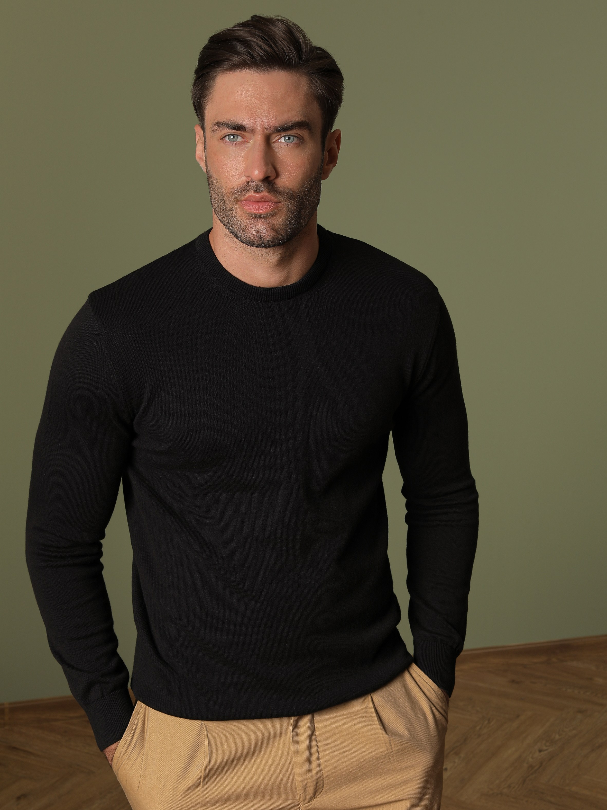 Кирилл, 191 см, 50-52 р-р. KED Production — продакшн из СПб. Создаём фото, видео и контент, который помогает брендам и селлерам продавать больше