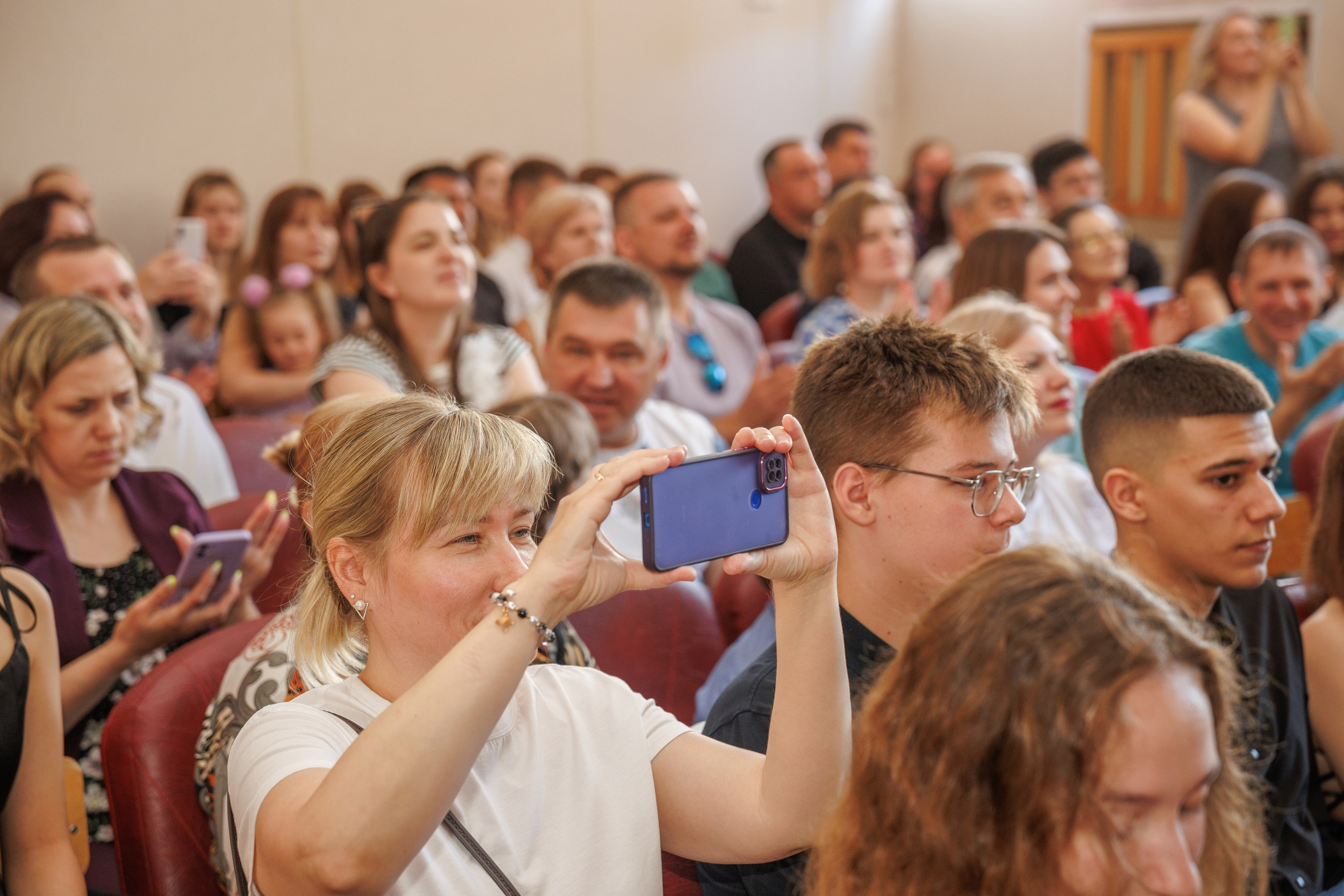 Вручение аттестатов. Свадебный и семейный фотограф в Новосибирске Ирина Дорошкова