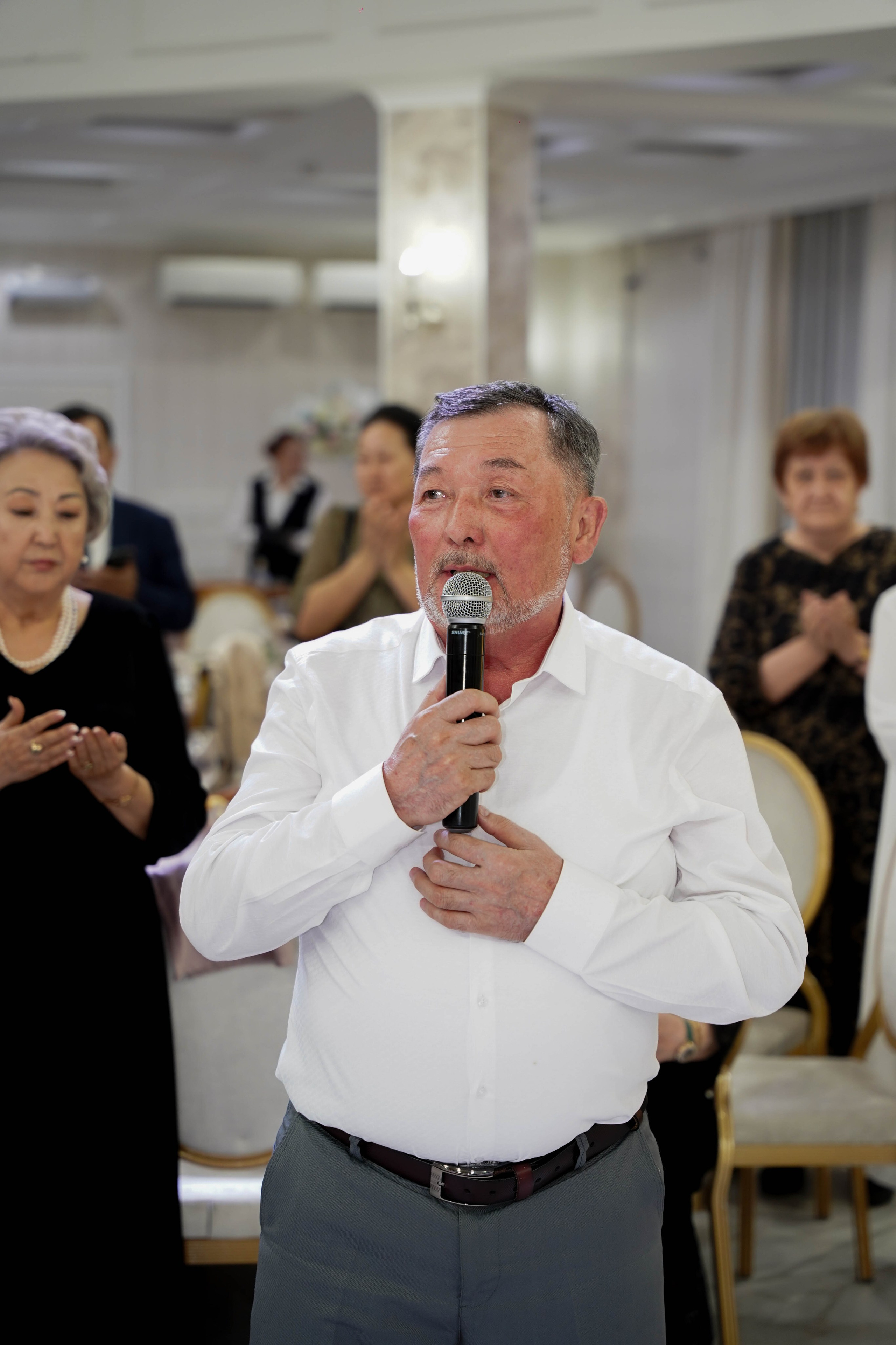 Dana uzatu. Фотограф Ернар Ержанов