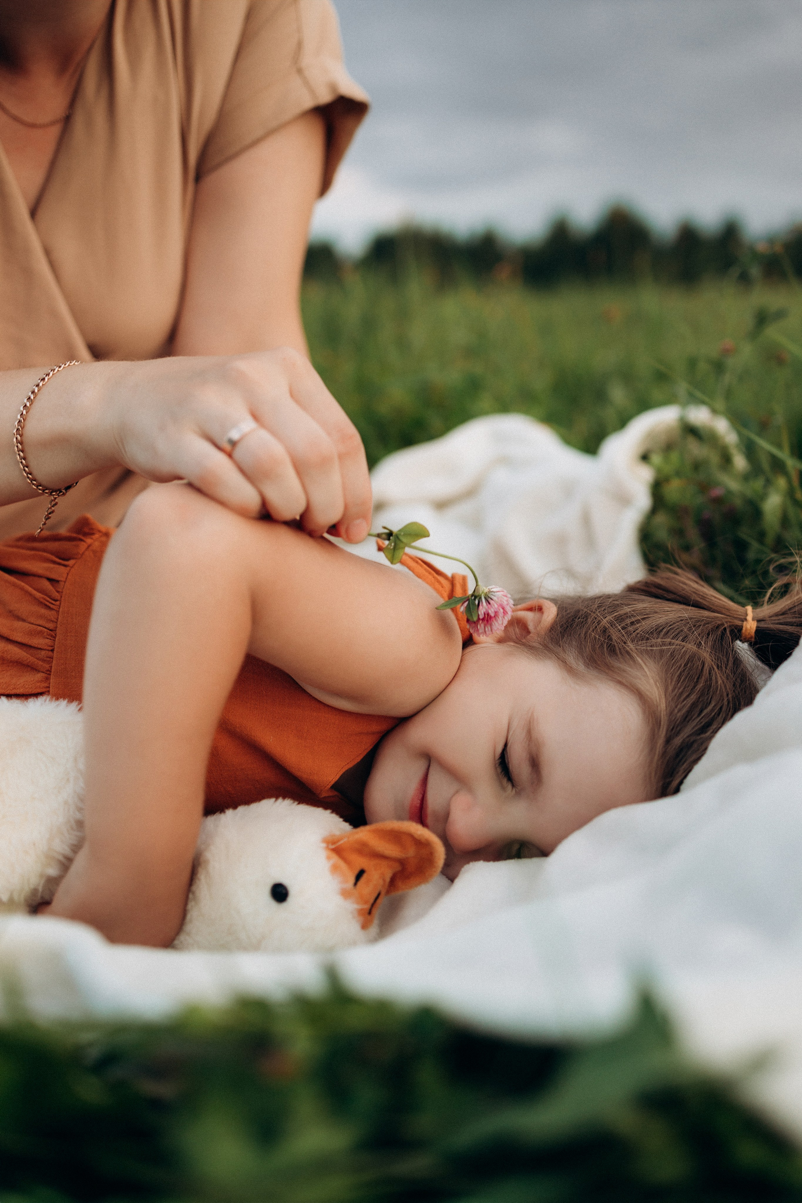 Катя и малышка Аня. Фотограф Елена Рябцева