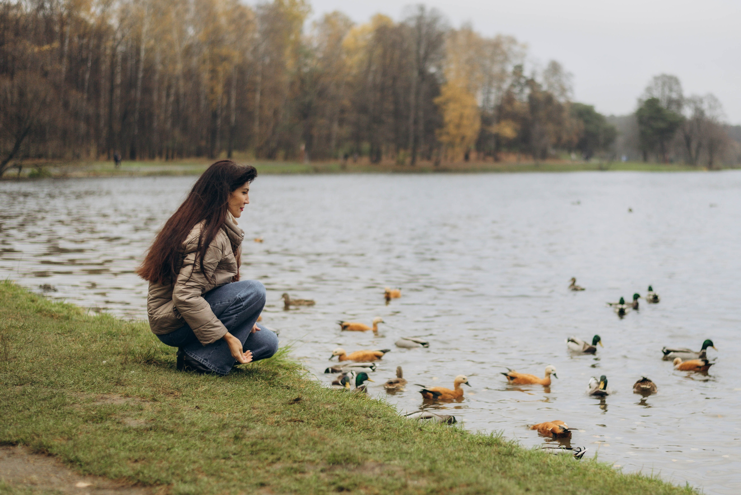 Прогулочная фотоссесия для девушки в парке. Семейный фотограф в Железнодорожном Масаева Елена