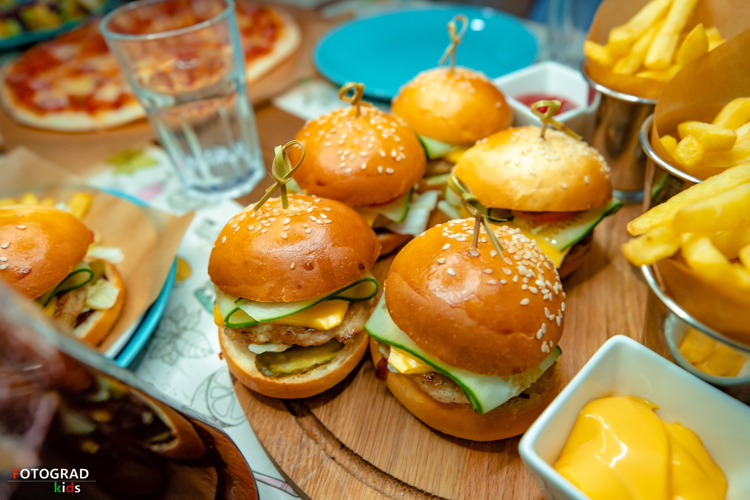 Команда специалистов в мире фотографии и видео. Детский фотограф, семейный фотограф