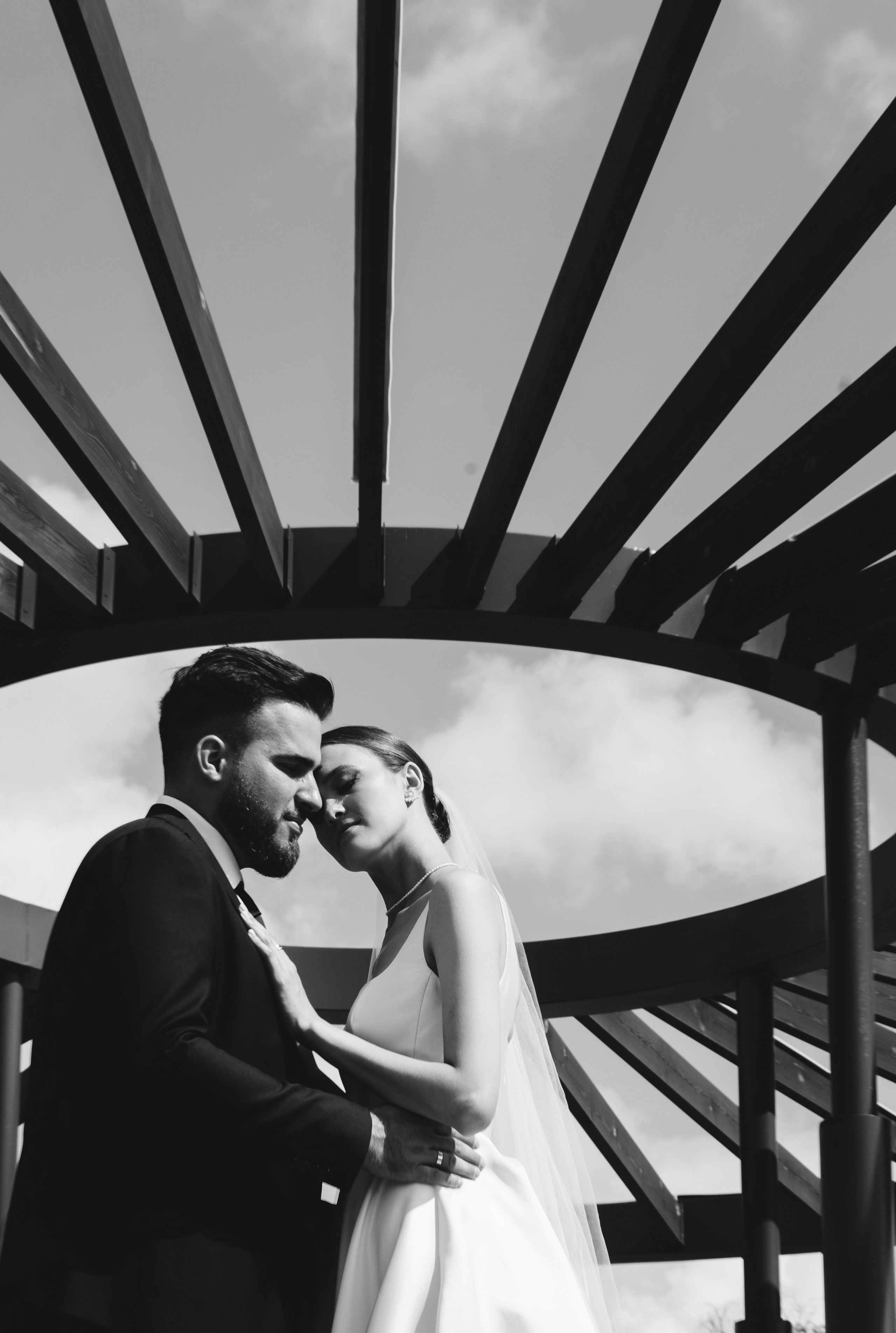 13 августа 2025: Михаил и Полина — начало семейного счастья. Фотограф Семён Гнеушев