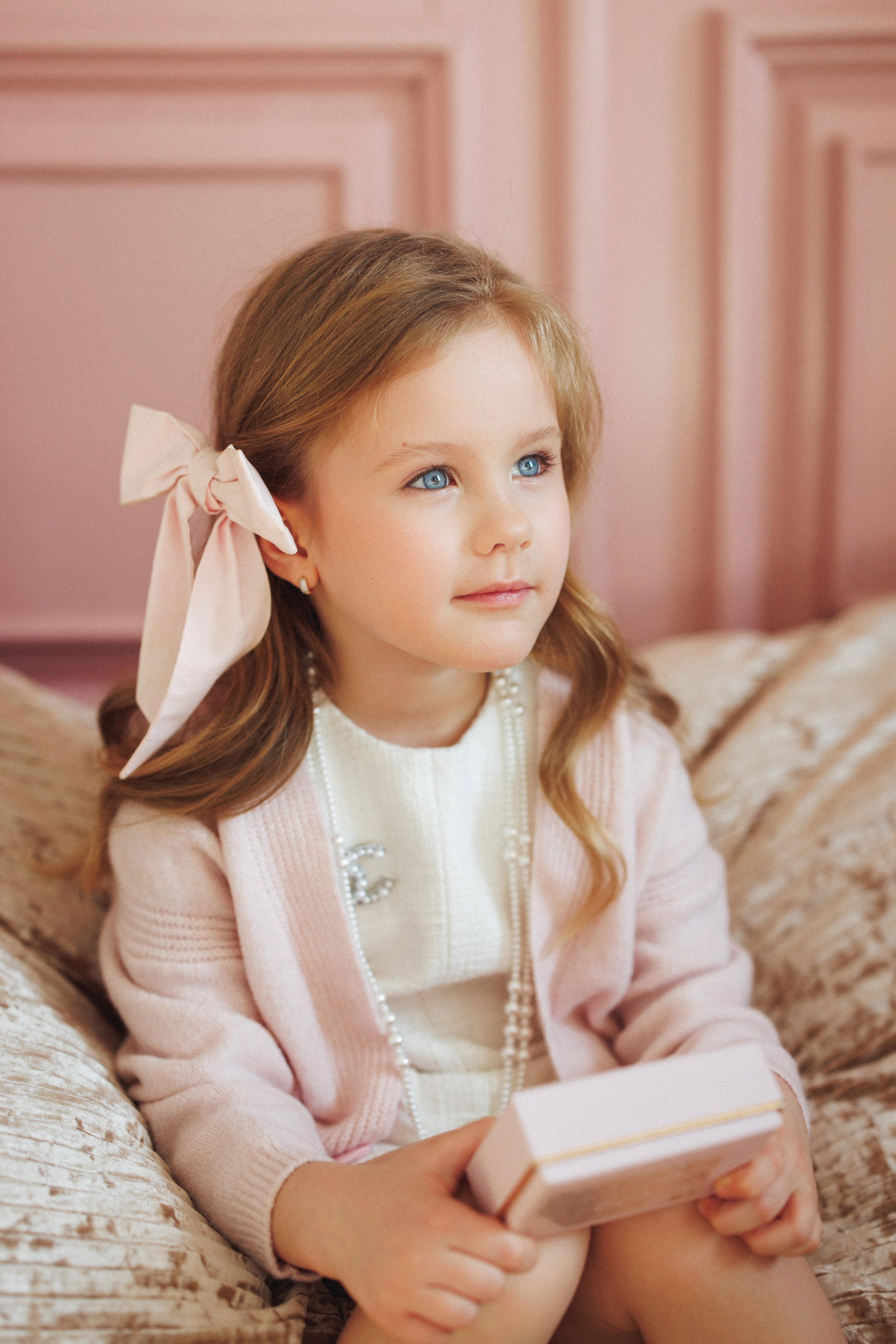 Фотосессия для мамы и дочки в фотостудии «РИМ», г. Краснодар. Семейный и детский фотограф в Краснодаре Анна Трашкова