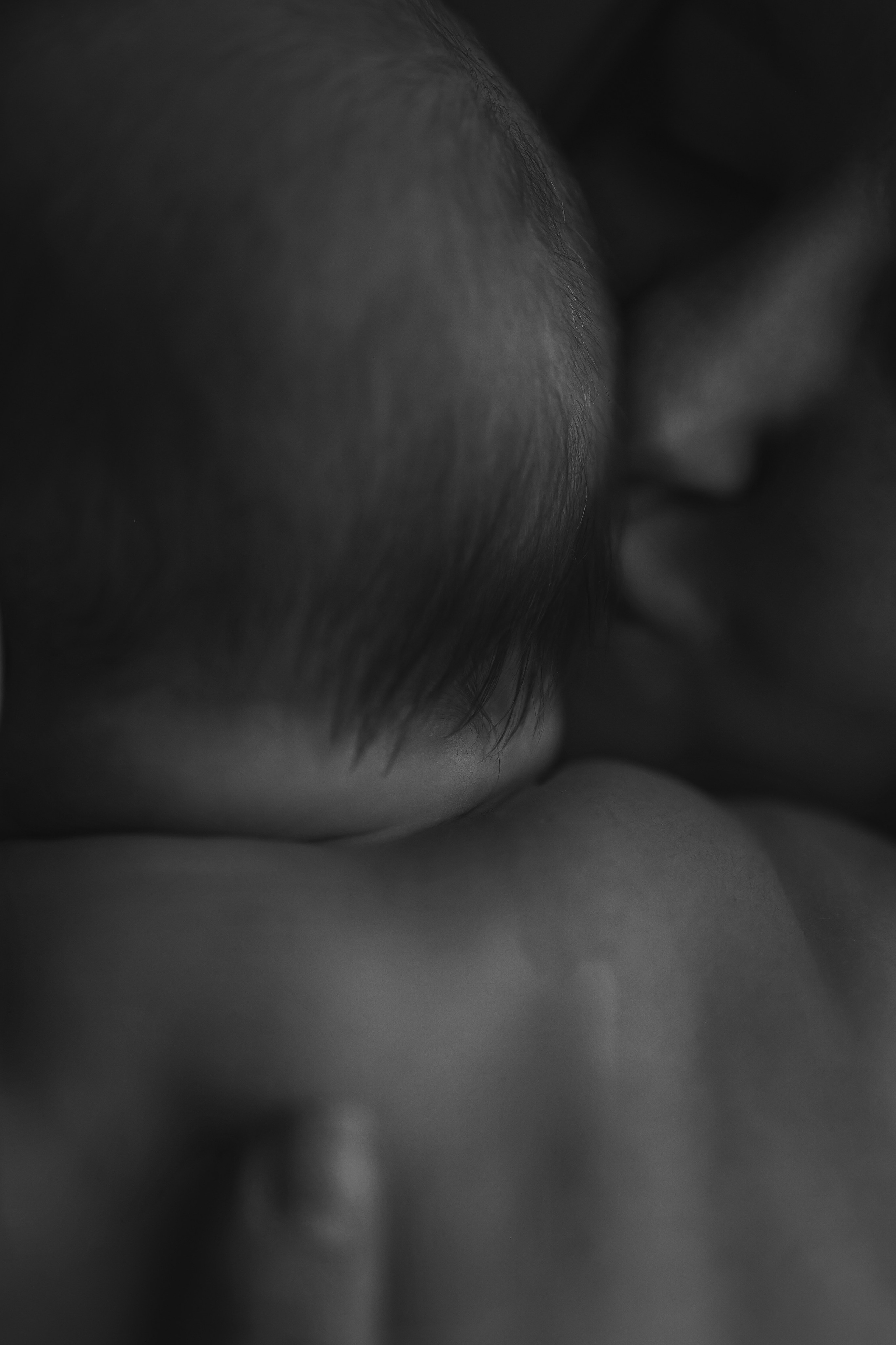 Кормление. Семейный фотограф Тюмень, фотограф на роды Салмина Мария