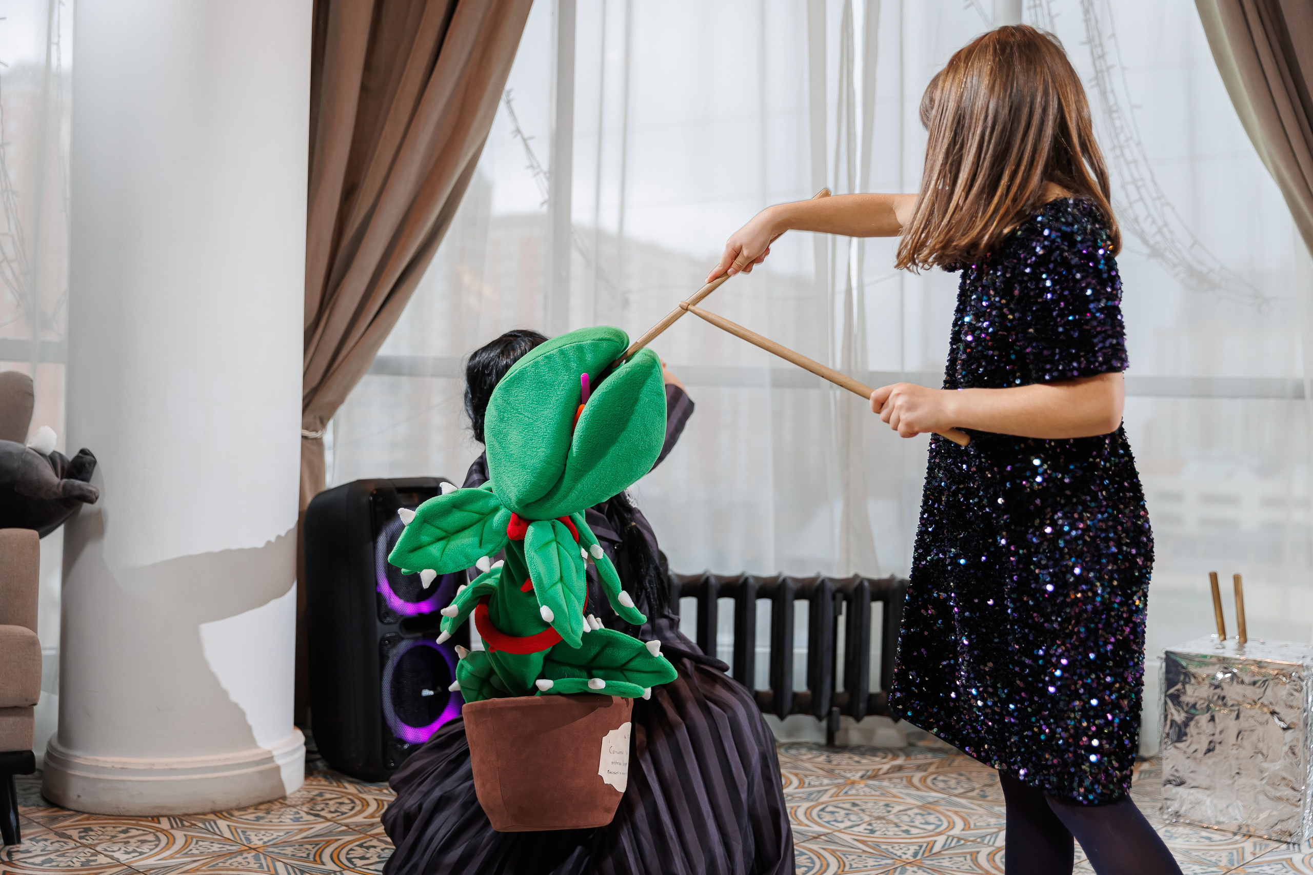 День рождения Насти «Венсдэй во Вкусотеррии». Семейный и детский фотограф Комина Елена, Власиха, Одинцово