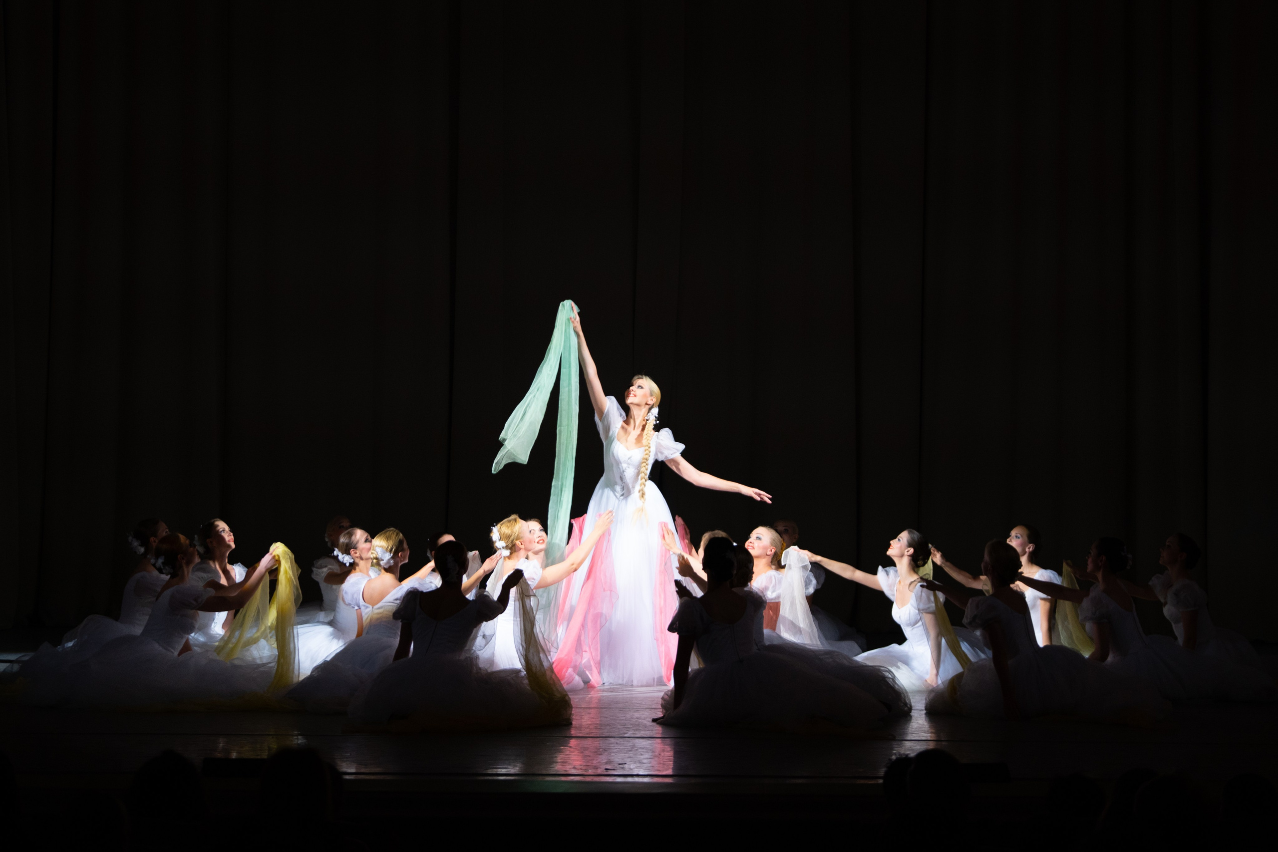 Ансамбль «Берёзка» им. Н. С. Надеждиной. Фотограф Николай Костюк