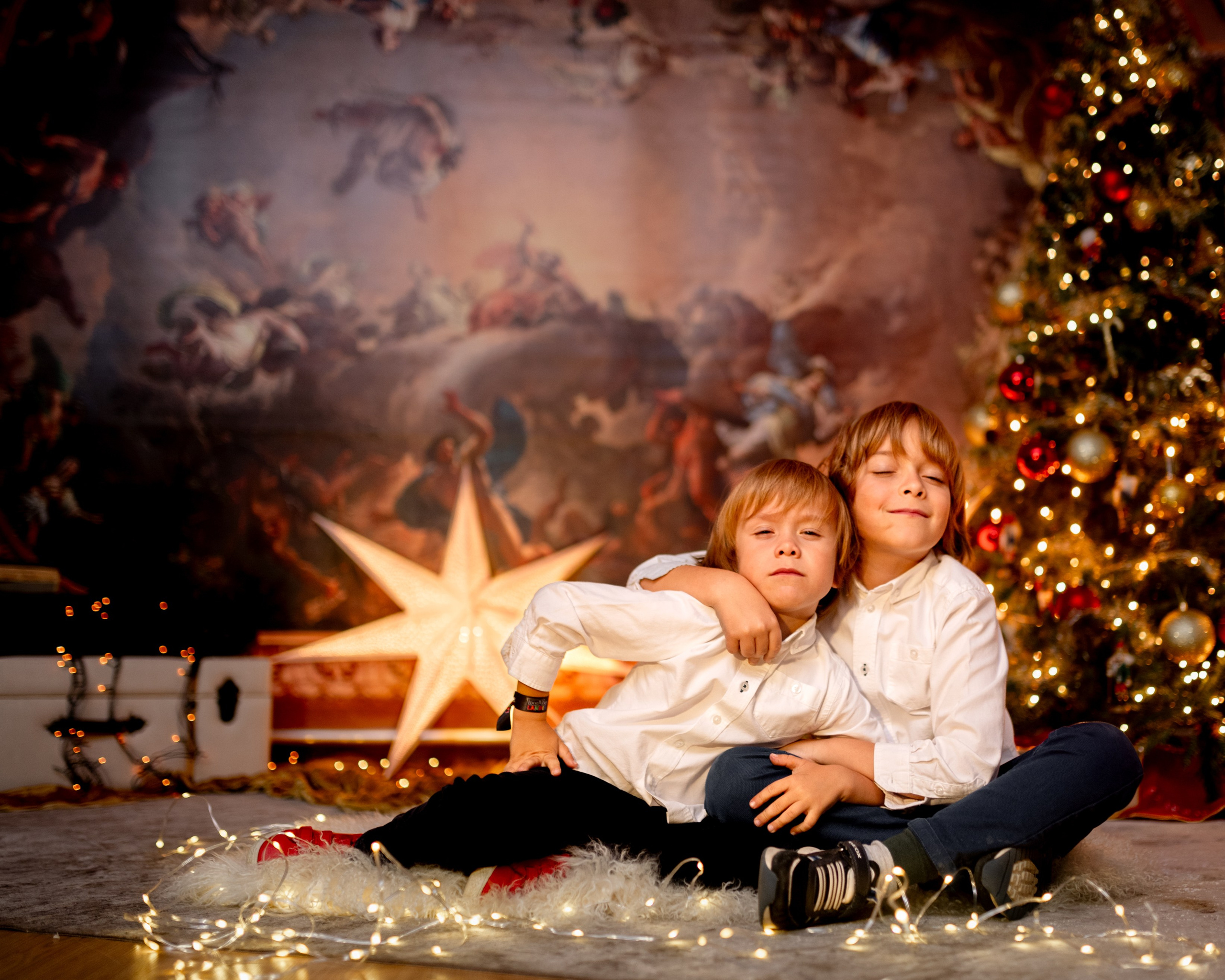 CHRISTMAS FOR VIKTOR AND ALEKSANDR. Anastasiia Antoniuk portrait, family and couple photographer, Portugal