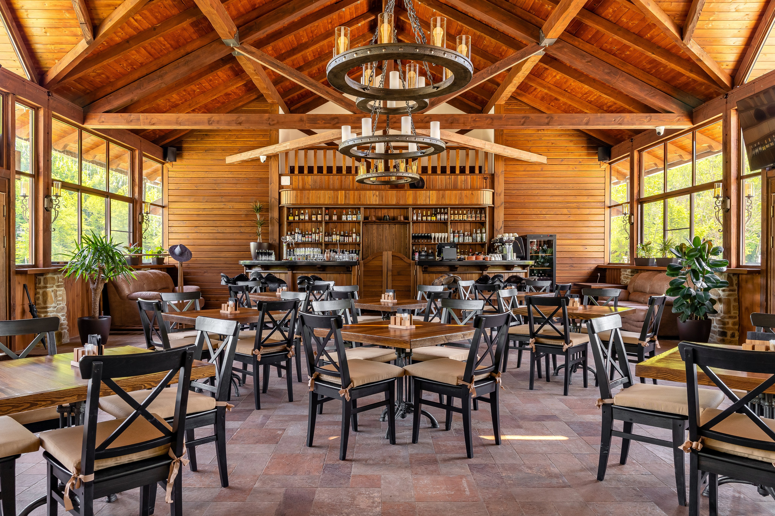 Парк-отель «Орлиное гнездо». Бар «Подкова». п. Горячий Ключ. Интерьерный фотограф в Краснодарском крае Светлана Шурлова