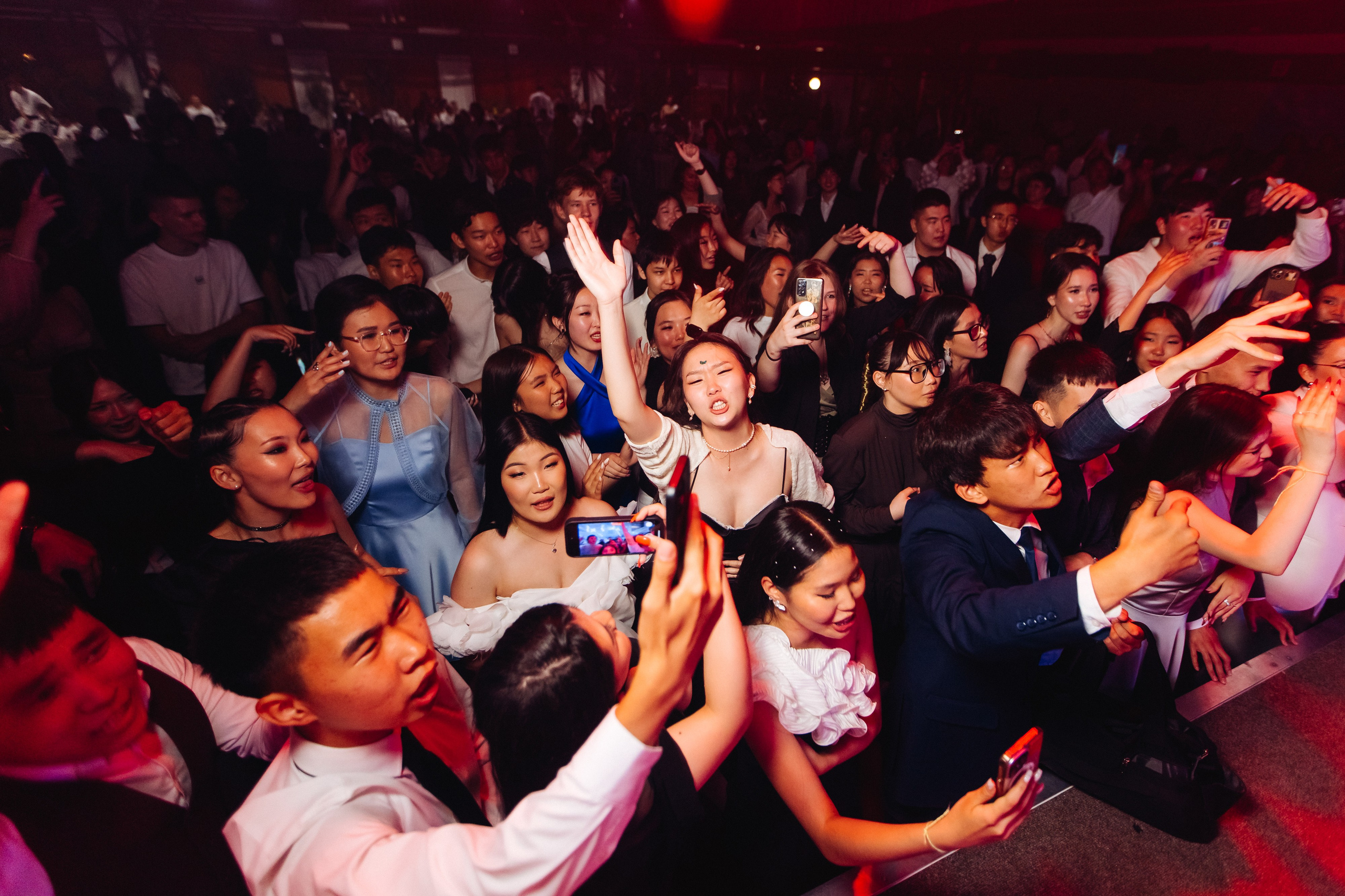 Выпускной вечер. 49 школа. Баран на корове. Свадебный и семейный фотограф в Улан-Удэ