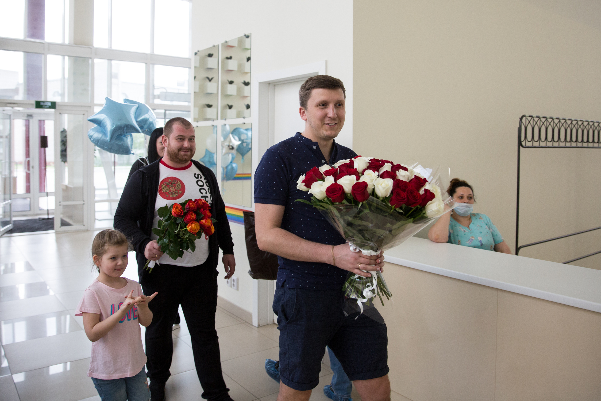 Выписка из перинатального центра. Марина Соколова. Контентный и семейный фотограф г. Красноярск