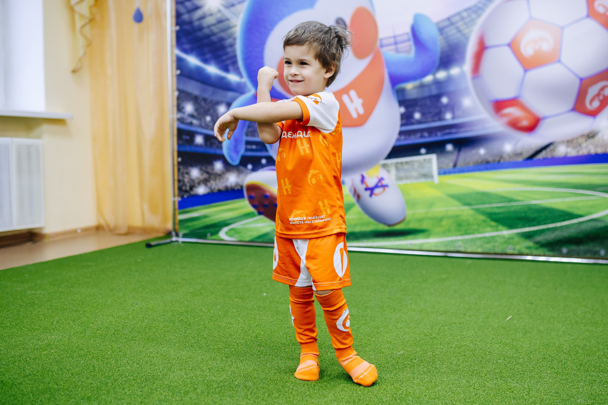 Фотосессия с кубком в детских садах г. Магнитогорска. Денис Прохоров Фотограф в г. Магнитогорск