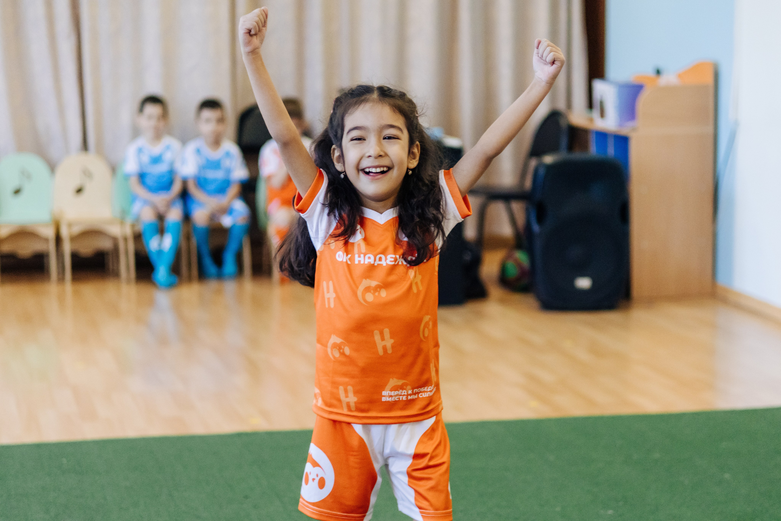 Фотосессия с кубком в детских садах г. Магнитогорска. Денис Прохоров Фотограф в г. Магнитогорск