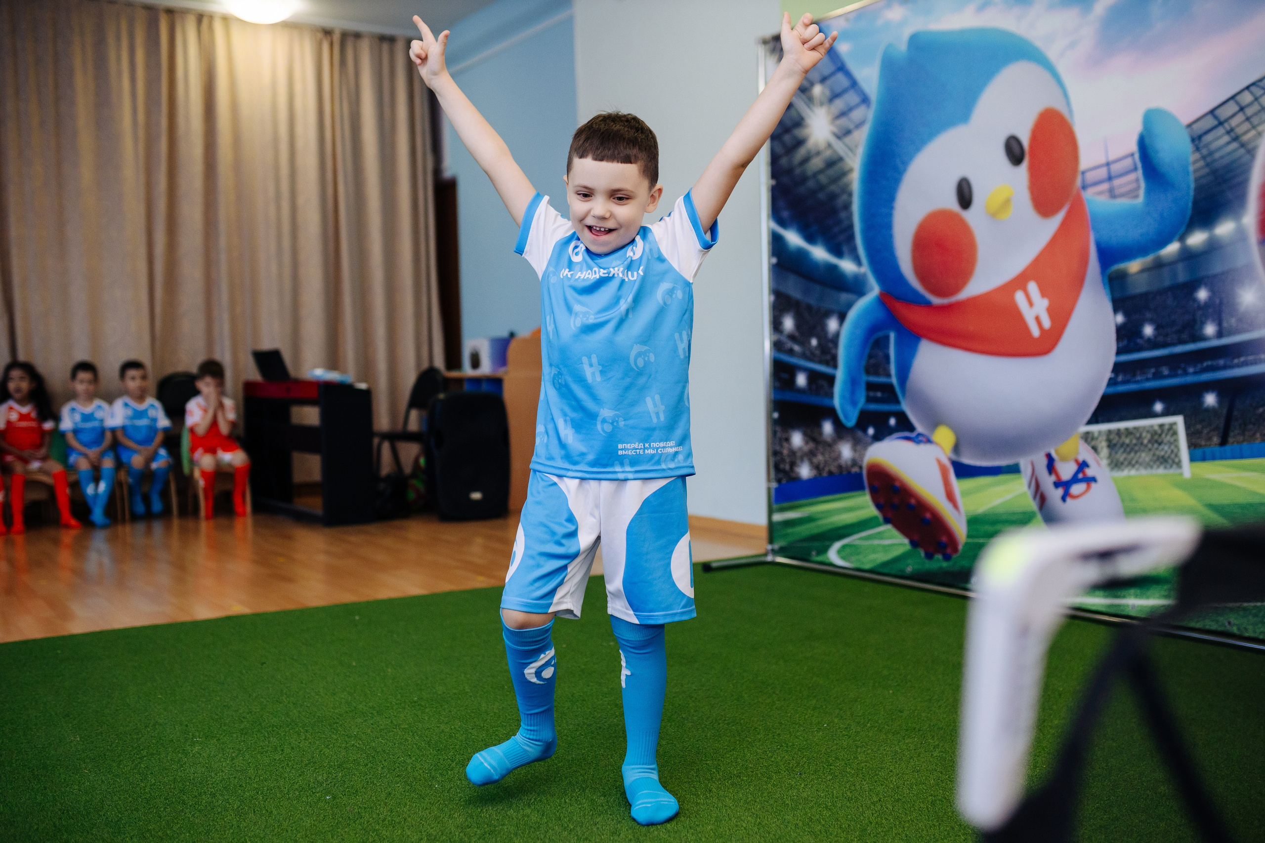 Фотосессия с кубком в детских садах г. Магнитогорска. Денис Прохоров Фотограф в г. Магнитогорск