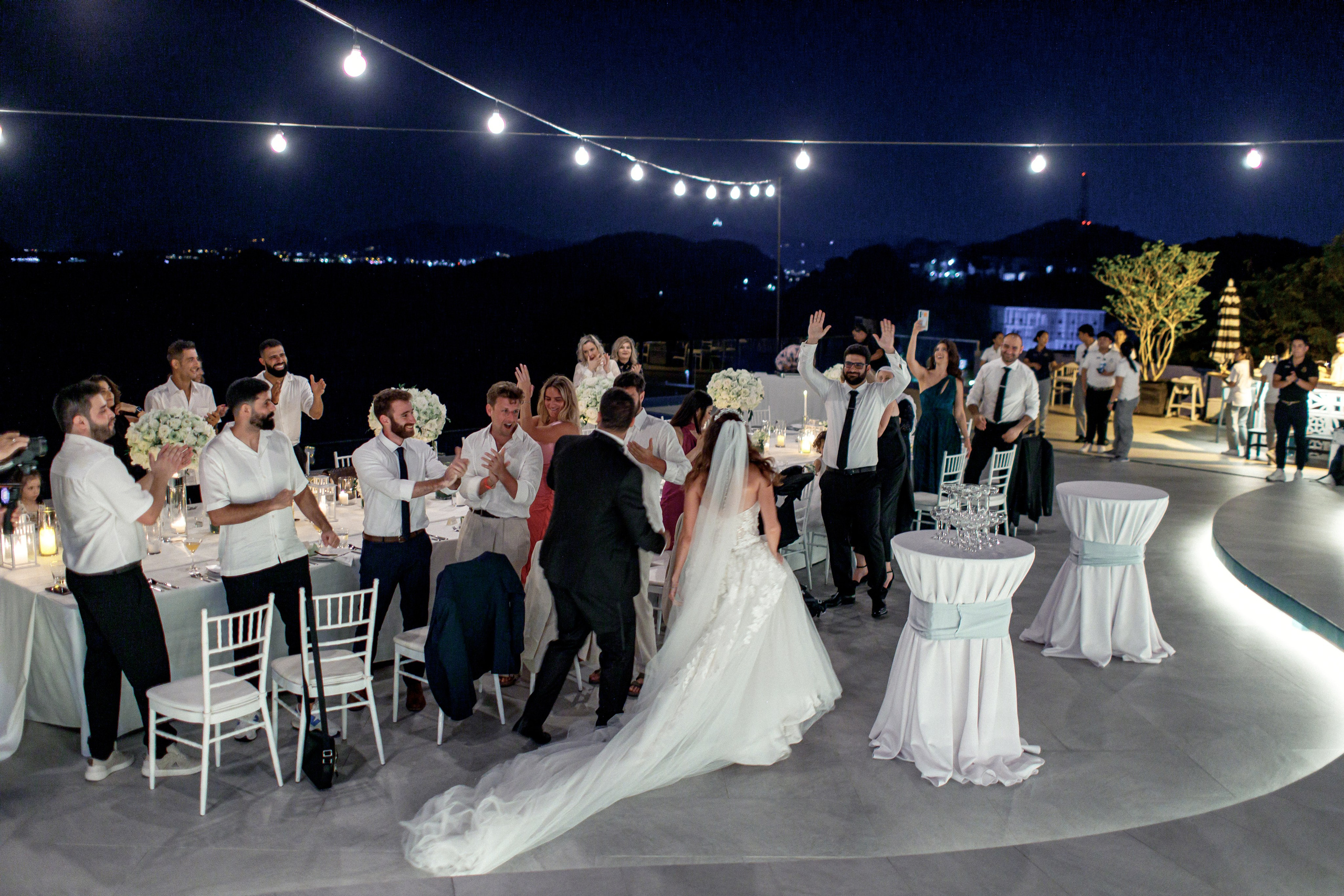 Свадьба с гостями на Пхукете. Фотограф на Пхукете в Таиланде