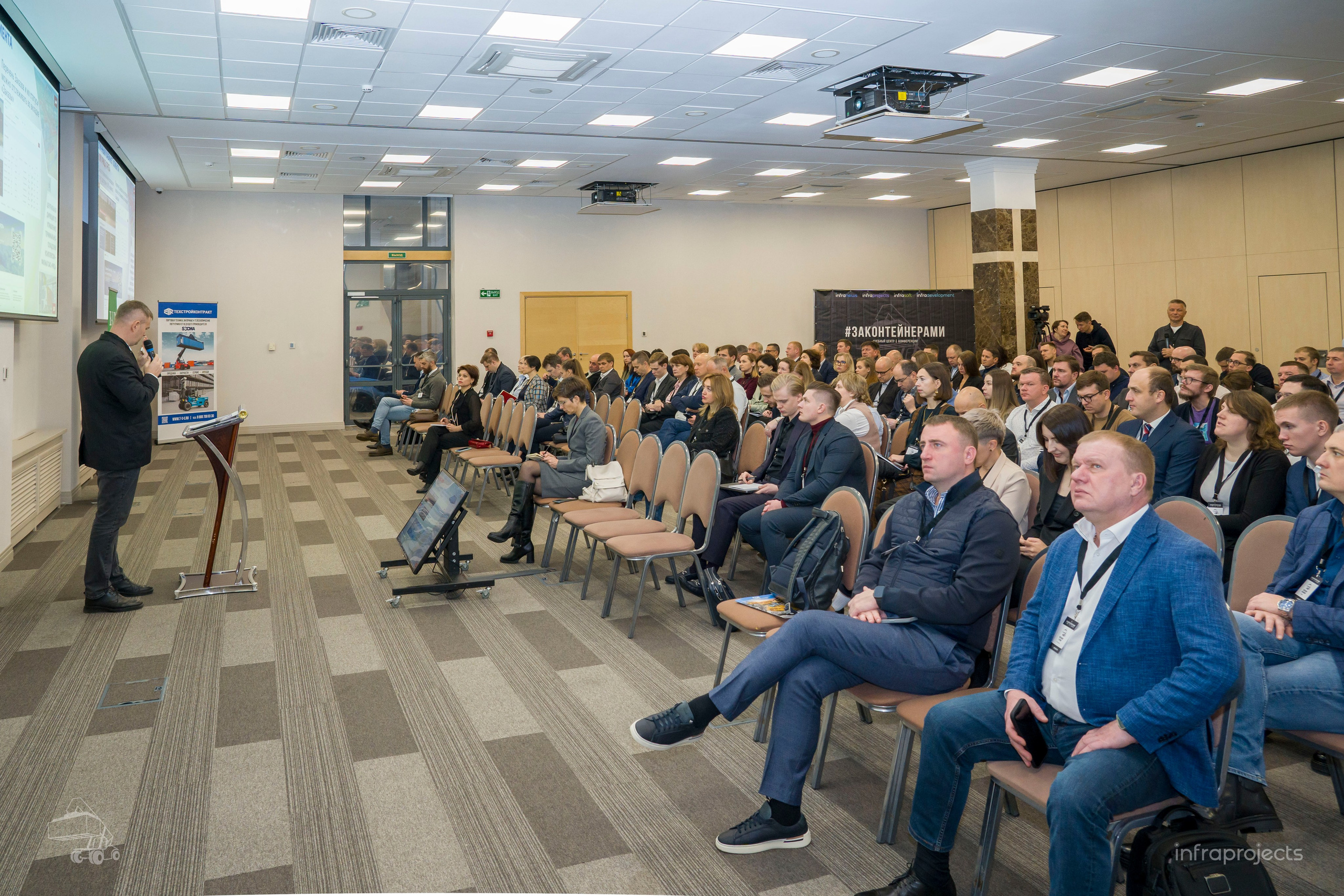 За контейнерами репортаж. Фотограф в Санкт-Петербурге. Репортажная и все съёмки для бизнеса