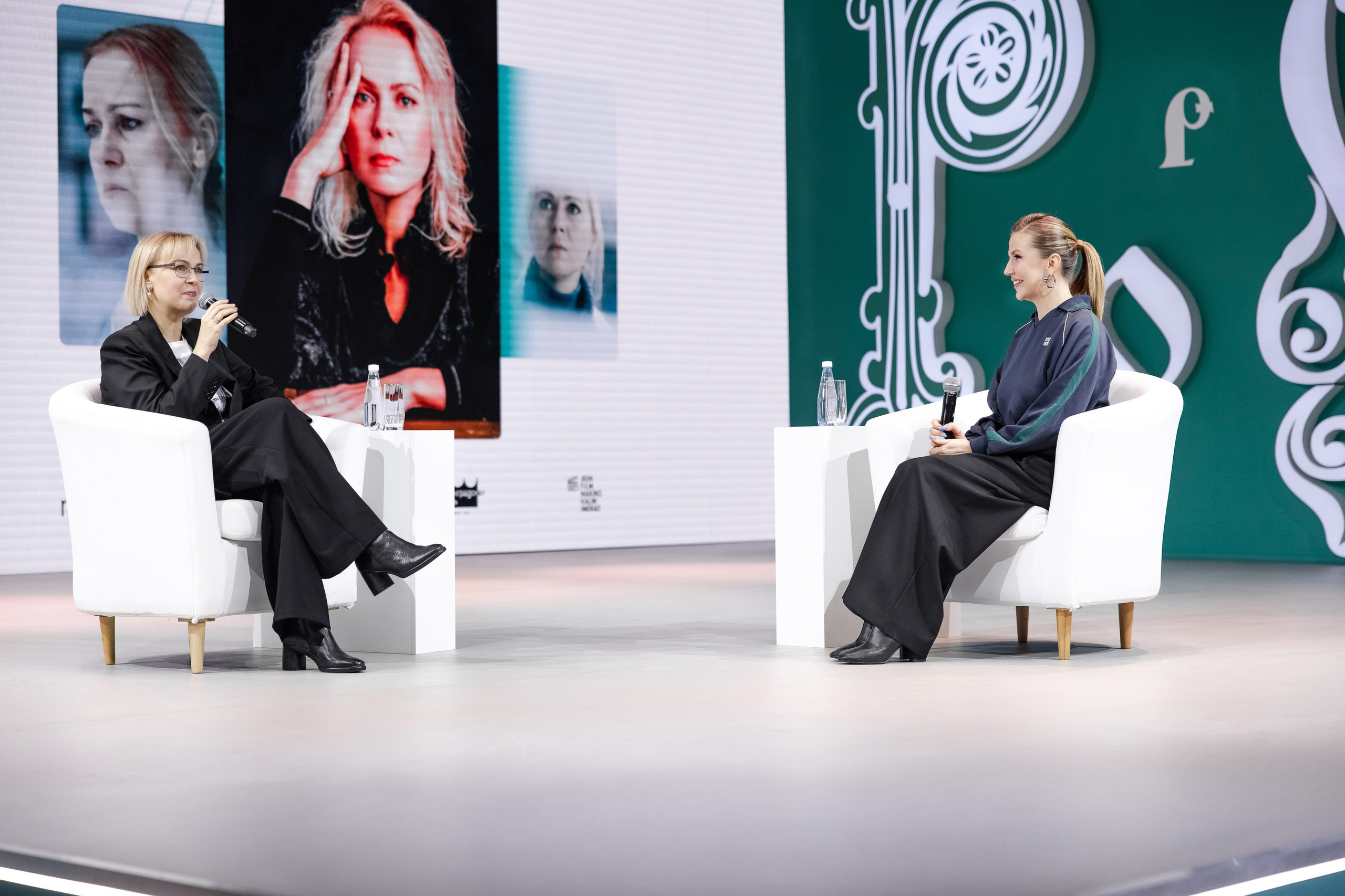 Выставка Россия: наша культура. Свадебный репортажный фотограф в Москве