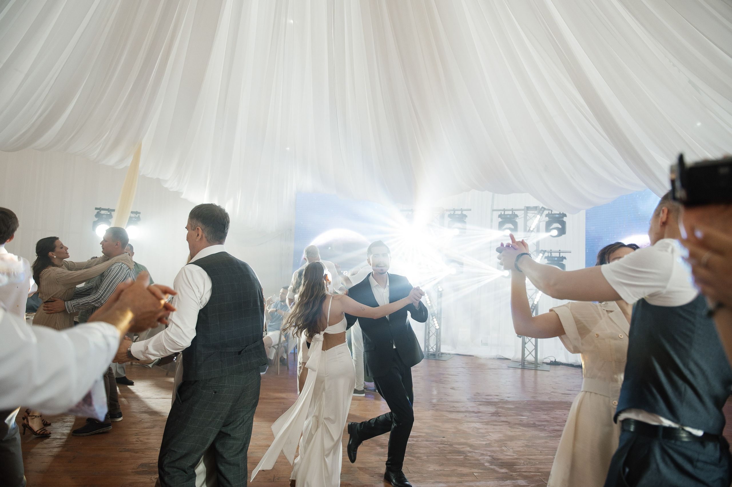 Вот такая заварушка. Свадебный фотограф Саша Базенко