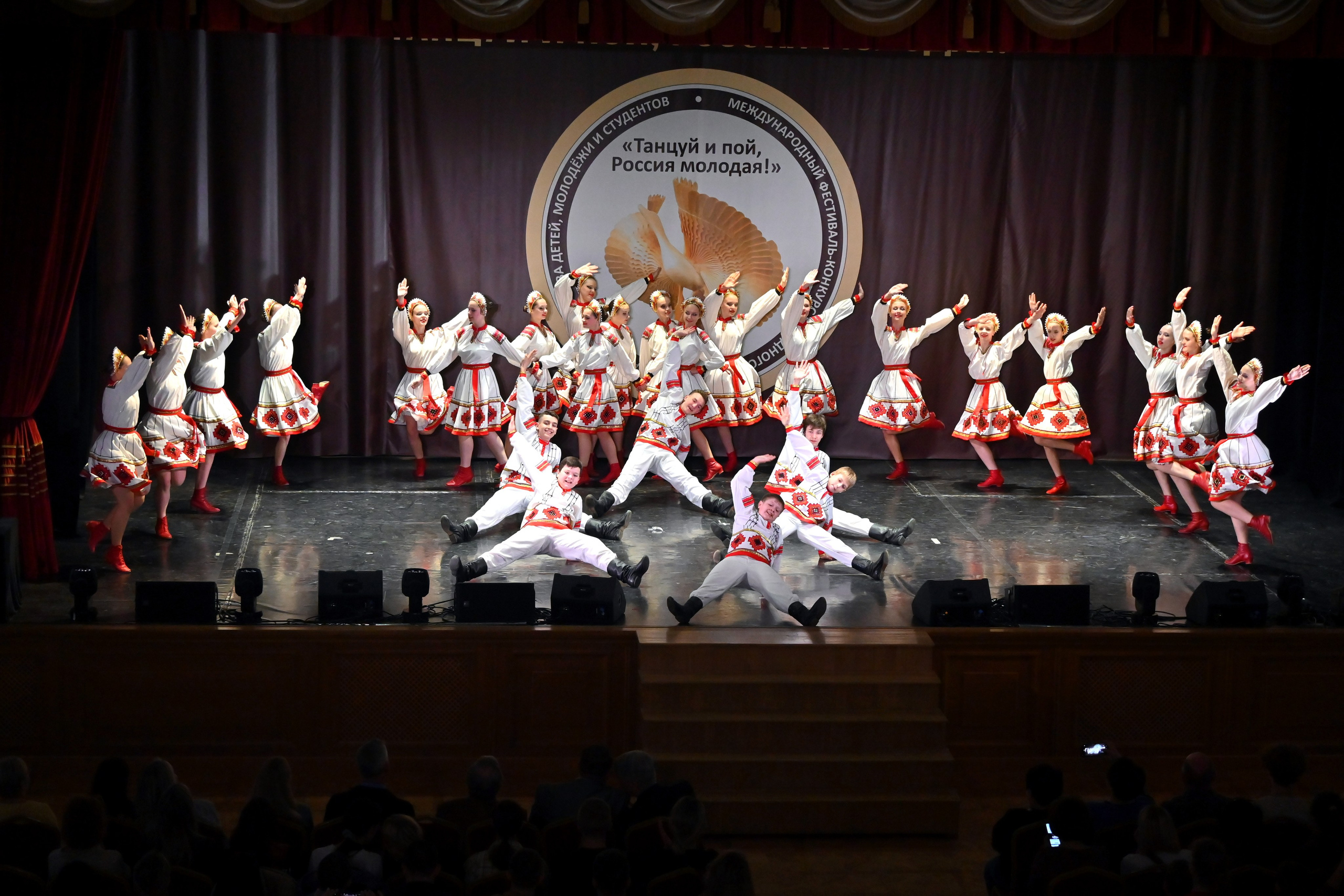 Гала-концерт. Танцуй и пой, Россия Молодая! 22.04.2024. Профессиональный фотограф в Москве Алёна Котова