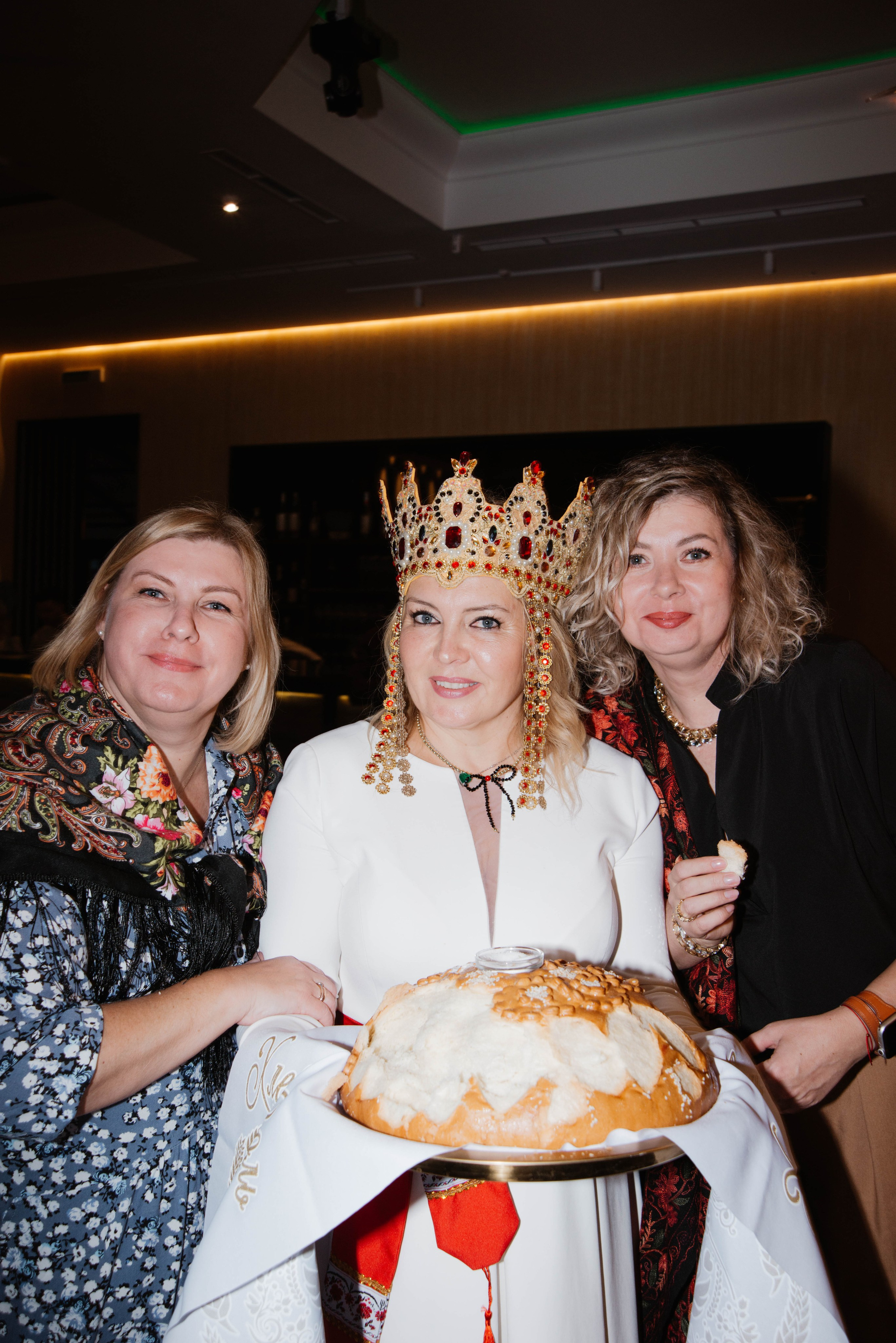 Праздник в стенах клубного пространства «Своя Среда». Ксения Glossa. Портретный и репортажный фотограф в Самаре