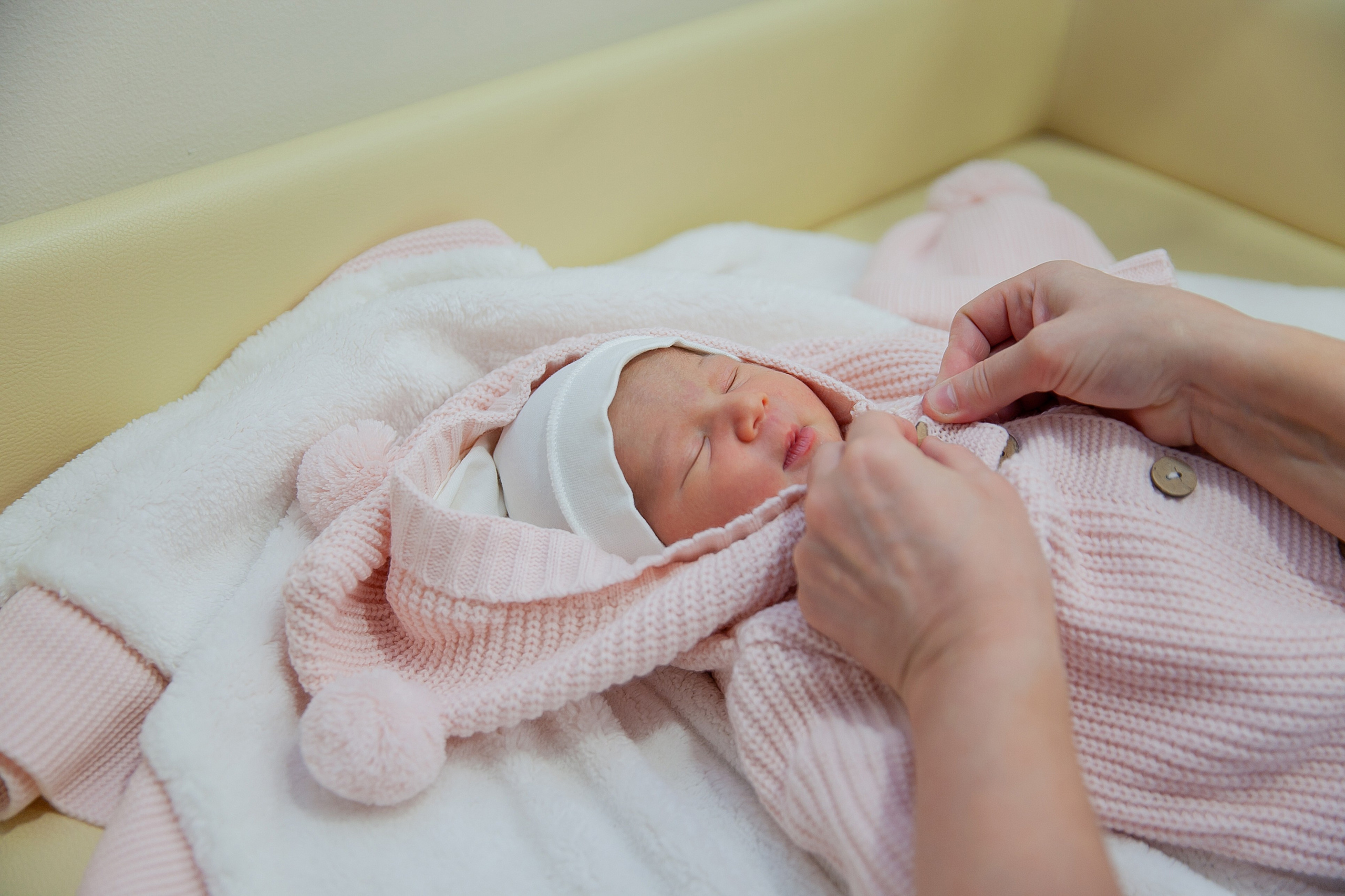 Фотограф на выписку из роддома Алмазова. Фотограф на выписку в роддом в Санкт-Петербурге