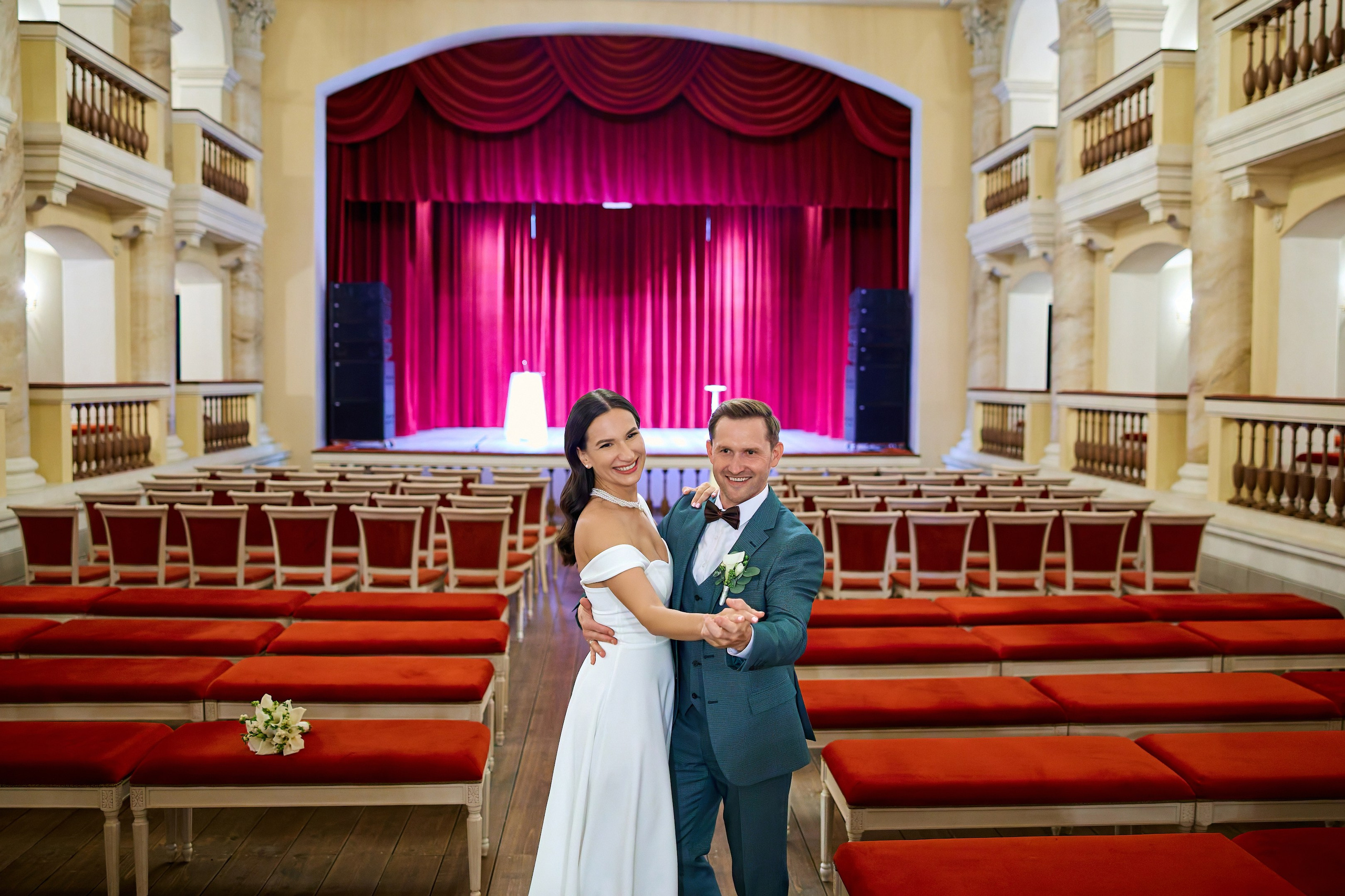 Свадебная фотосессия в Кинопарке Москино. Свадебный фотограф Сергей Колбинский