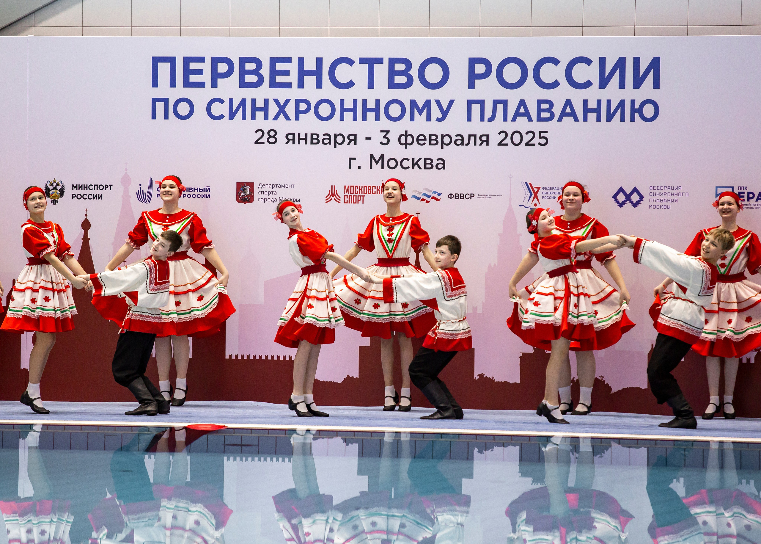 Открытие Первенства России по синхронному плаванию среди юниоров и юнирок. Репортажный фотограф в Москве