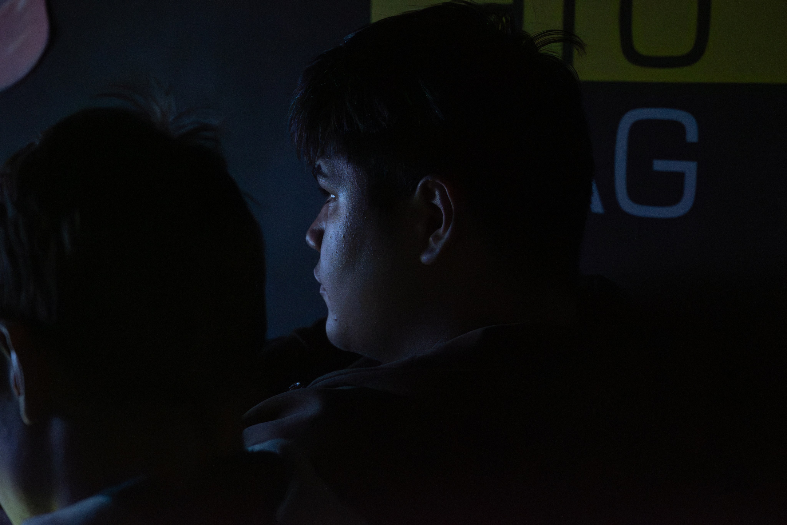 Репортаж в киберспортивном клубе Kolizeum. Фотограф мероприятий в Москве