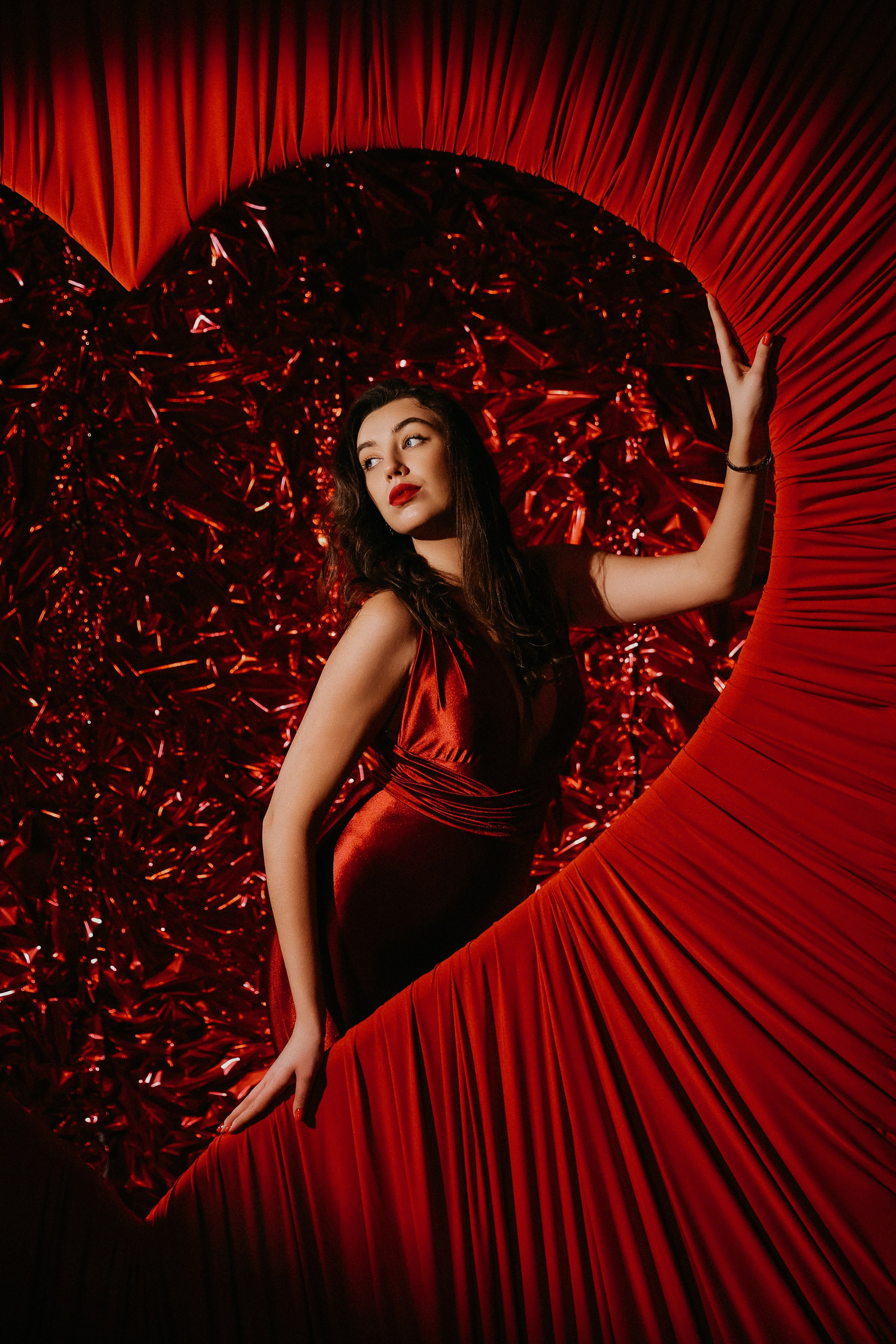 Фотосессия ко дню святого валентина Lady in red. Марина Соколова. Контентный и семейный фотограф г. Красноярск