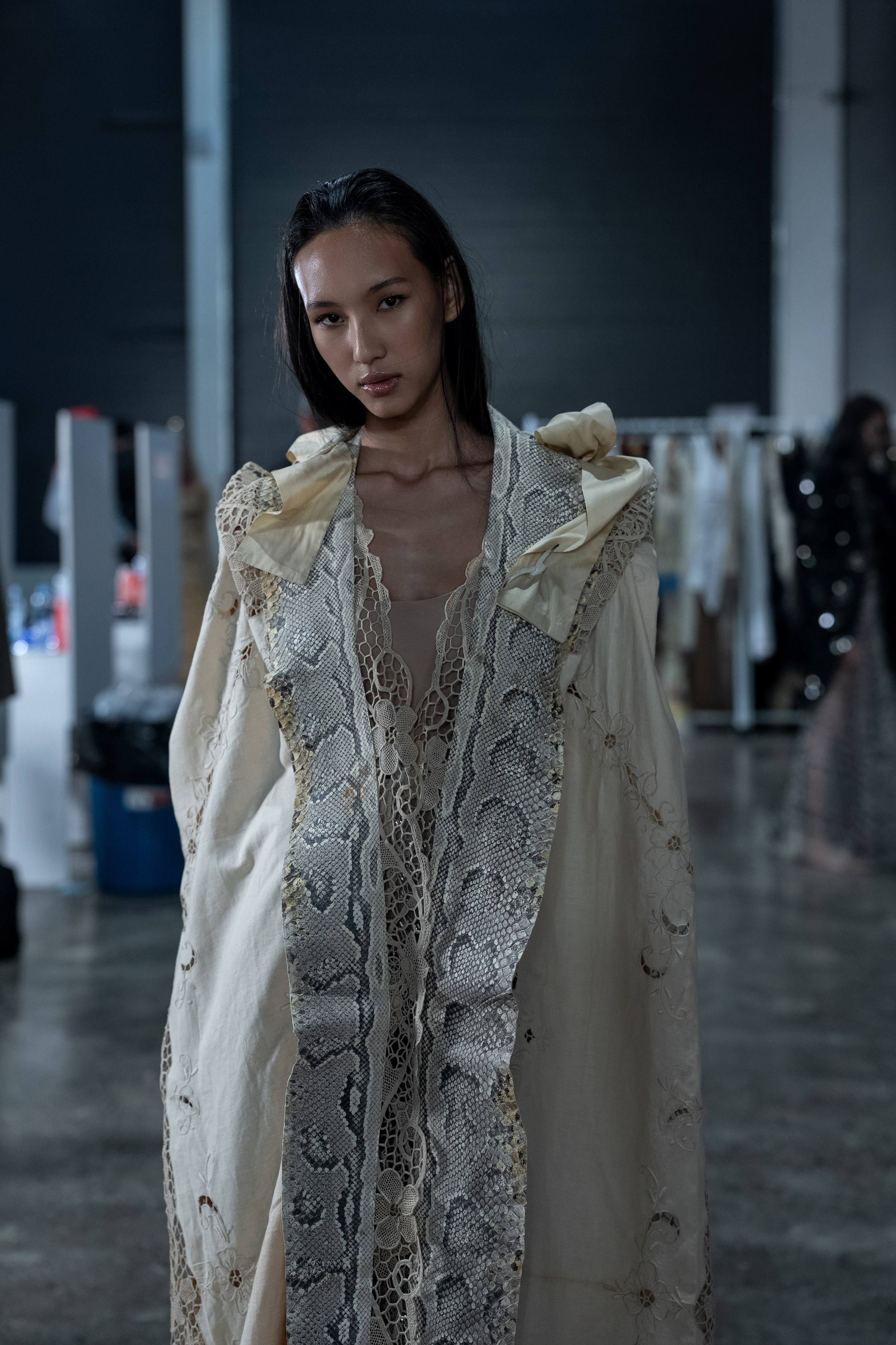 Visa Fashion Week Almaty Pre-Fall 2026 April Backstage Day 2. Сайт Алматинского НЮ АРТ, будуар и фэшн фотографа Дениса Карпенко