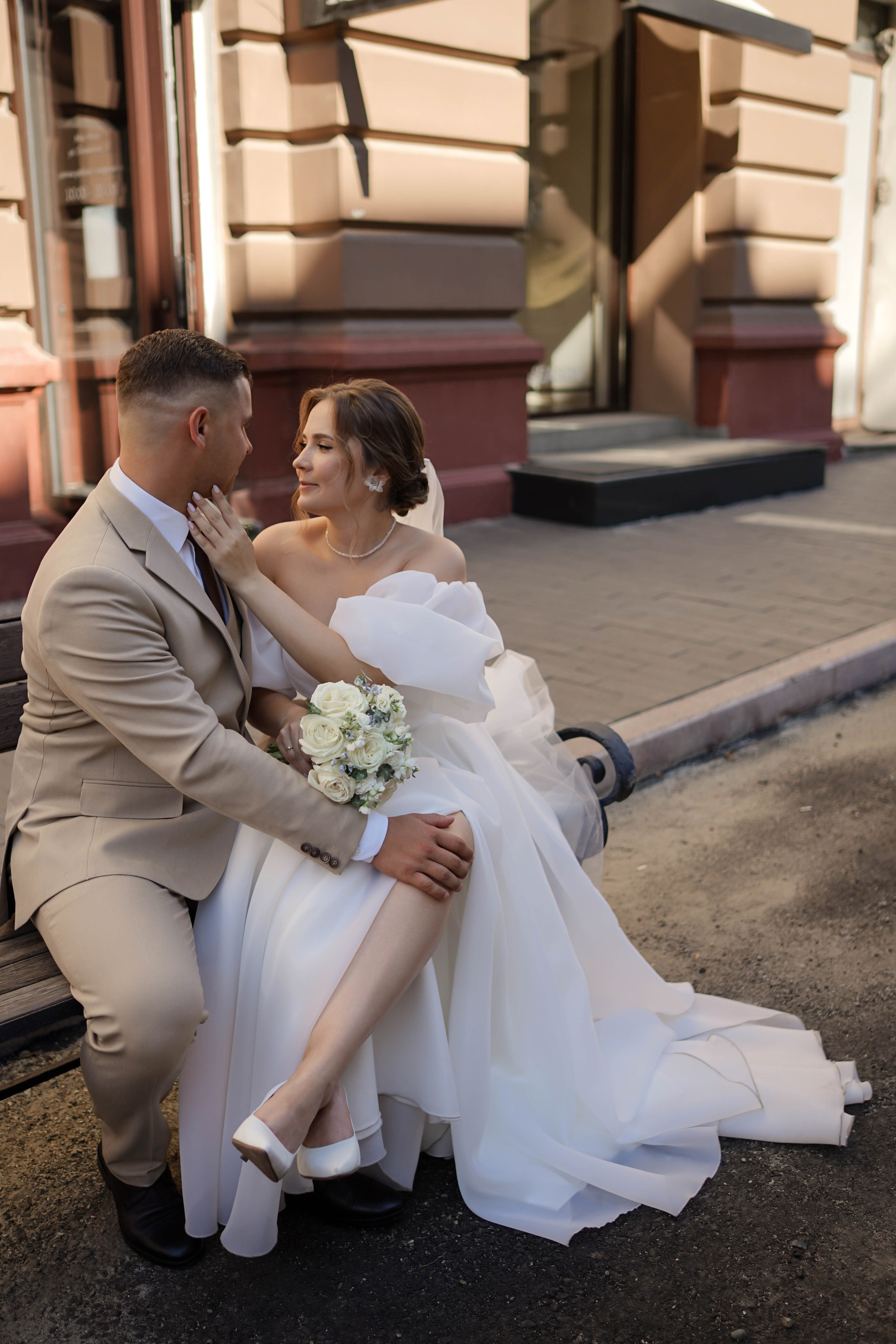 Лиза и Сережа: регистрация, прогулка и банкет. Фотограф в Иркутске